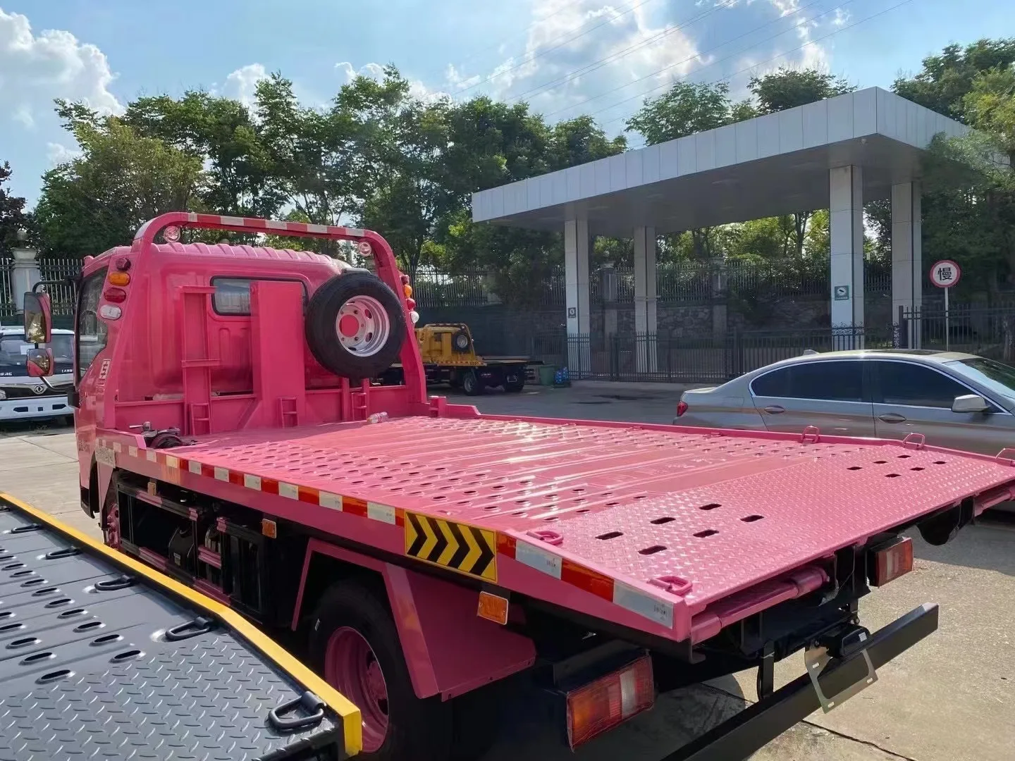 SINOTRUK HOWO 4X2 recovery tow truck HOWO 5 ton wrecker tow truck 5 ton wrecker tow truck