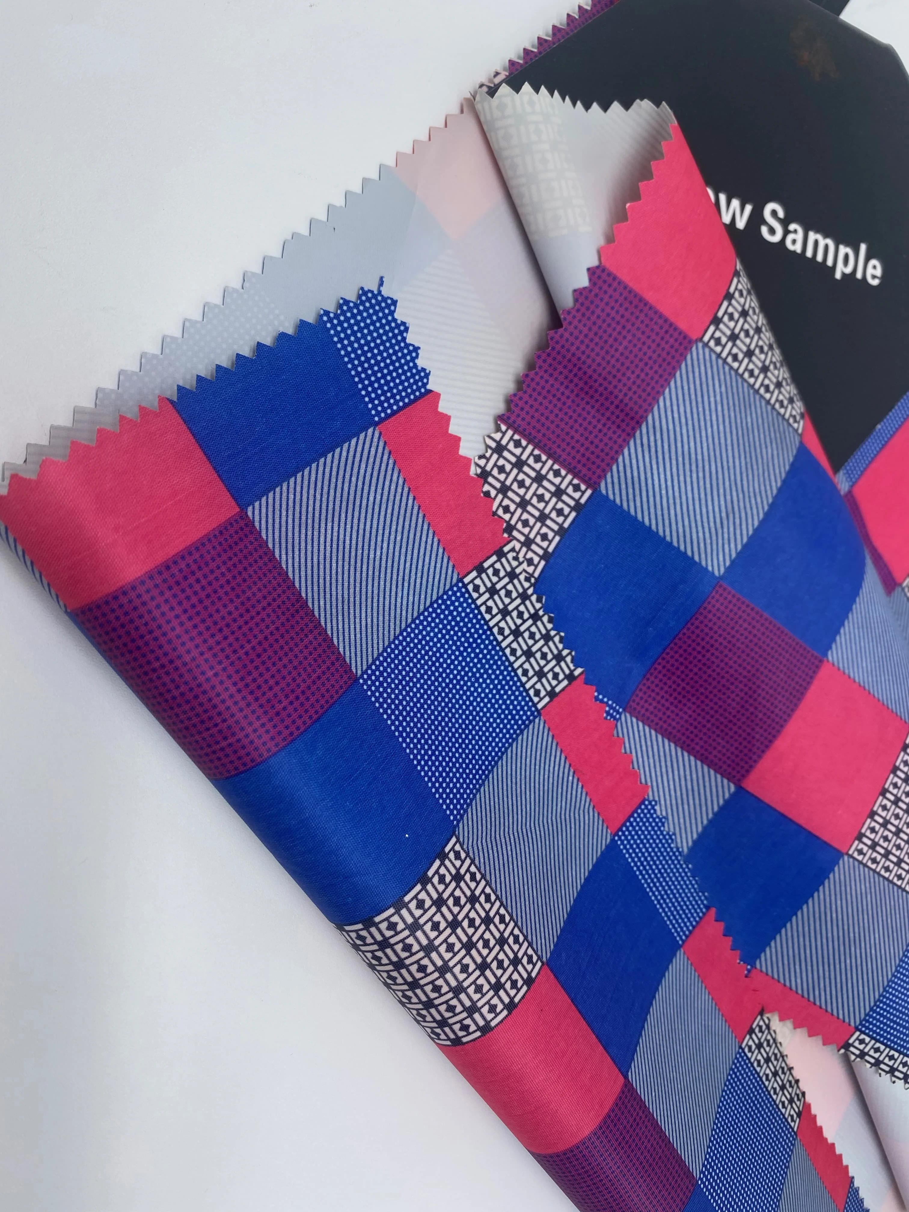 Color Customization Rip-stop 190T PVC Coating Waterproof 100% Polyester Fabric for Rain-wear/Raincoat/Poncho
