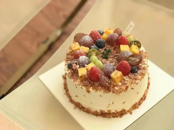 Delicate automatic small cake decorating spinner cake frosting icing coating machine to restaurant