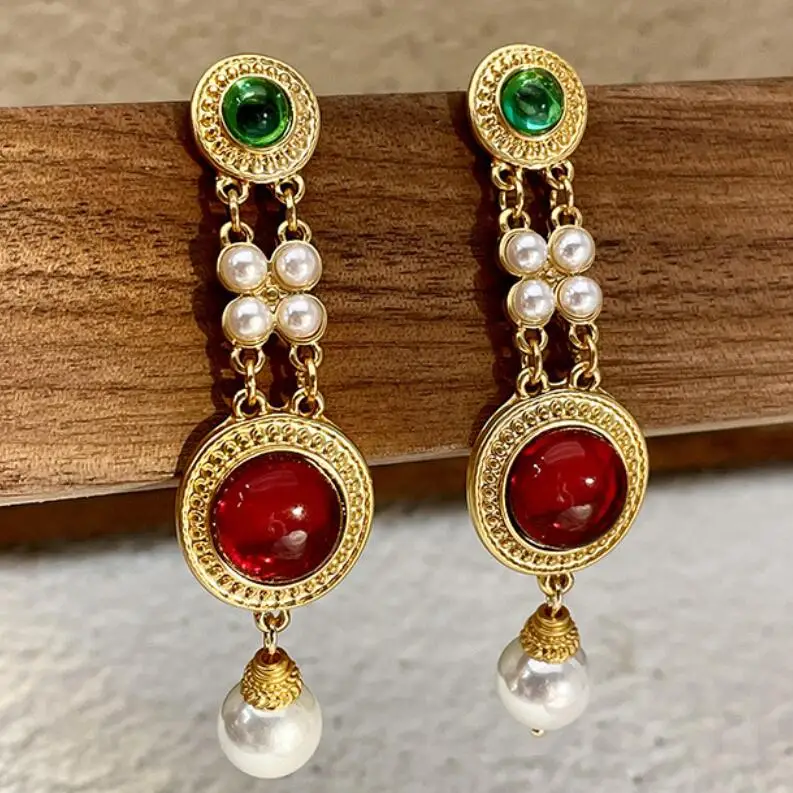 Wholesale Fashion Jewelry Medieval earrings female pearl tassels vintage earrings long court geometric resin vintage earrings