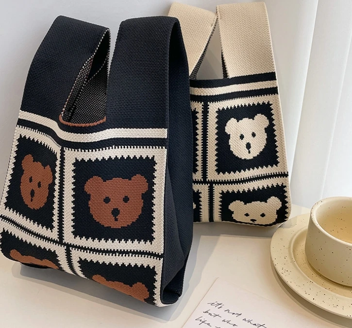 Knitted wool bucket bag with casual Tote bag in hand