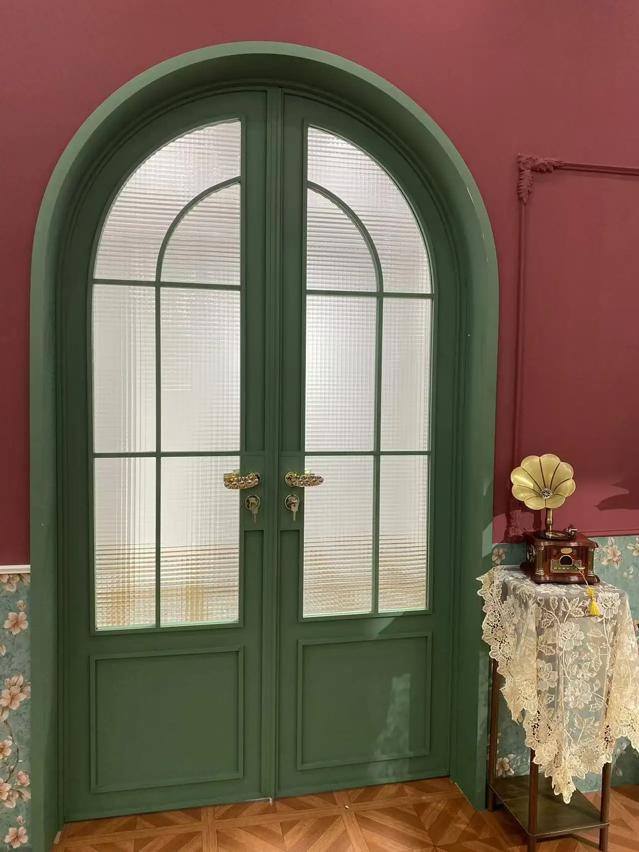Modern French style aluminum alloy retro double arched door