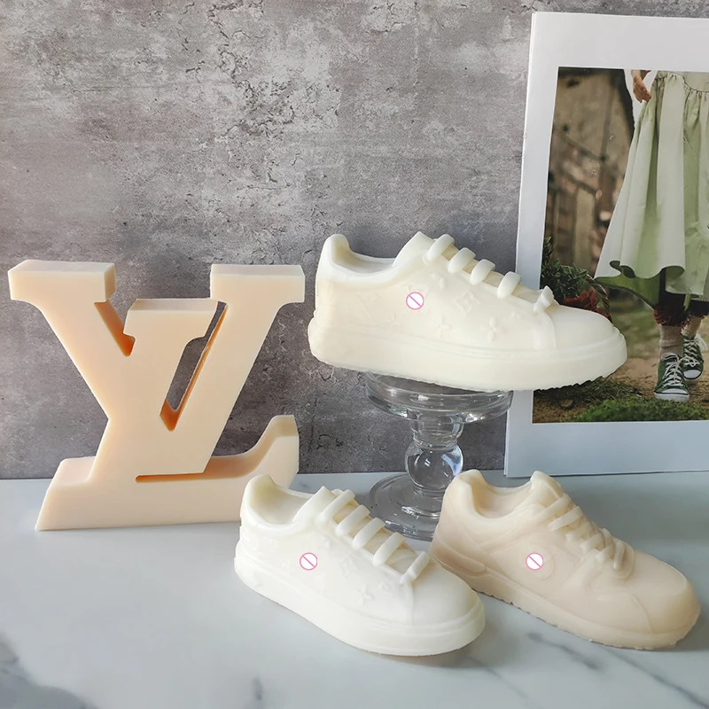 J144 Hot Sell Home Decoration 18CM 3D High Top Basketball Shoes Resin Mould Custom Large Sneakers Silicone Mold