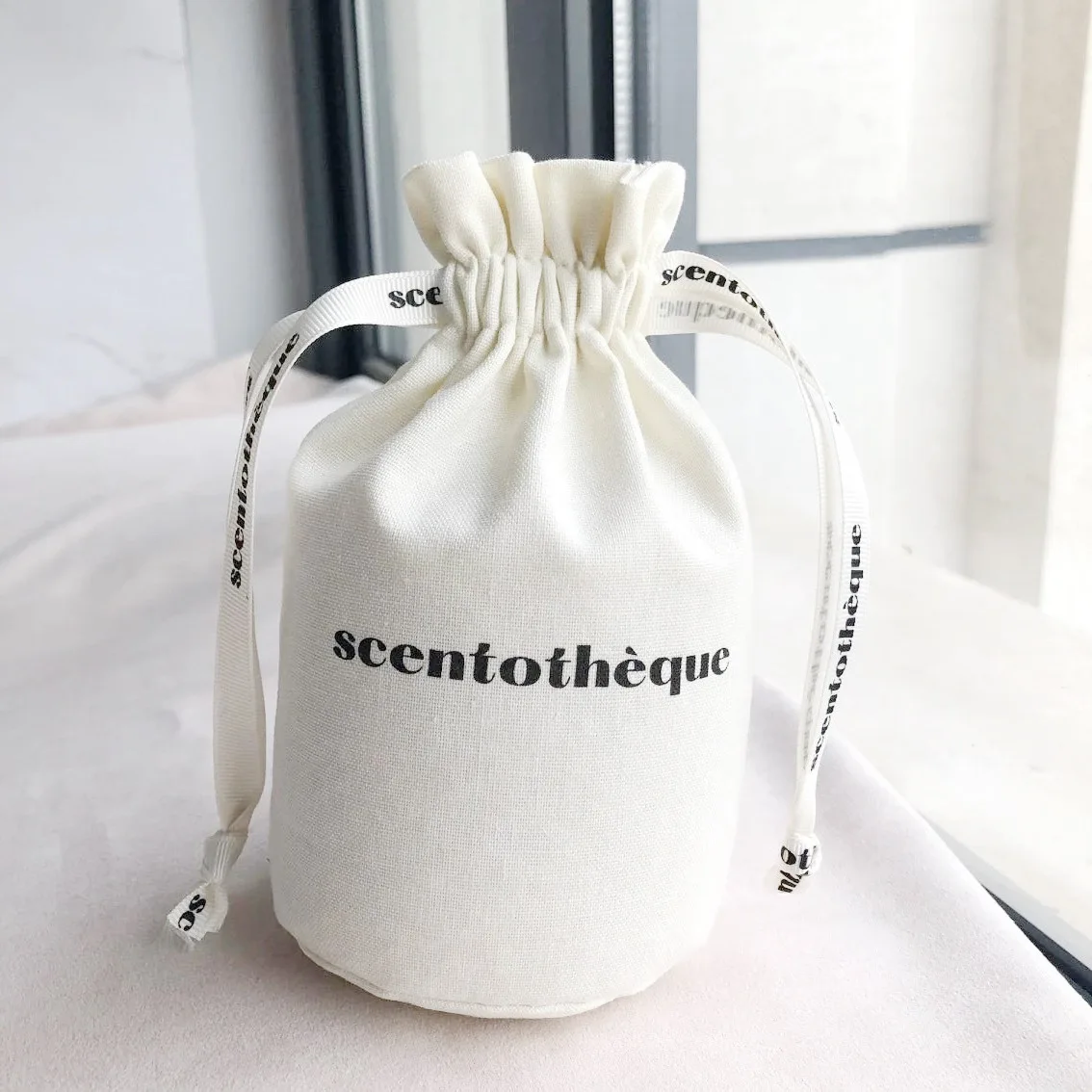 8OZ Custom Printing Straight Round Bottom Drawstring Cylinder Cotton Canvas Bag With Ribbon For Gift Cosmetic Jewelry Packaging