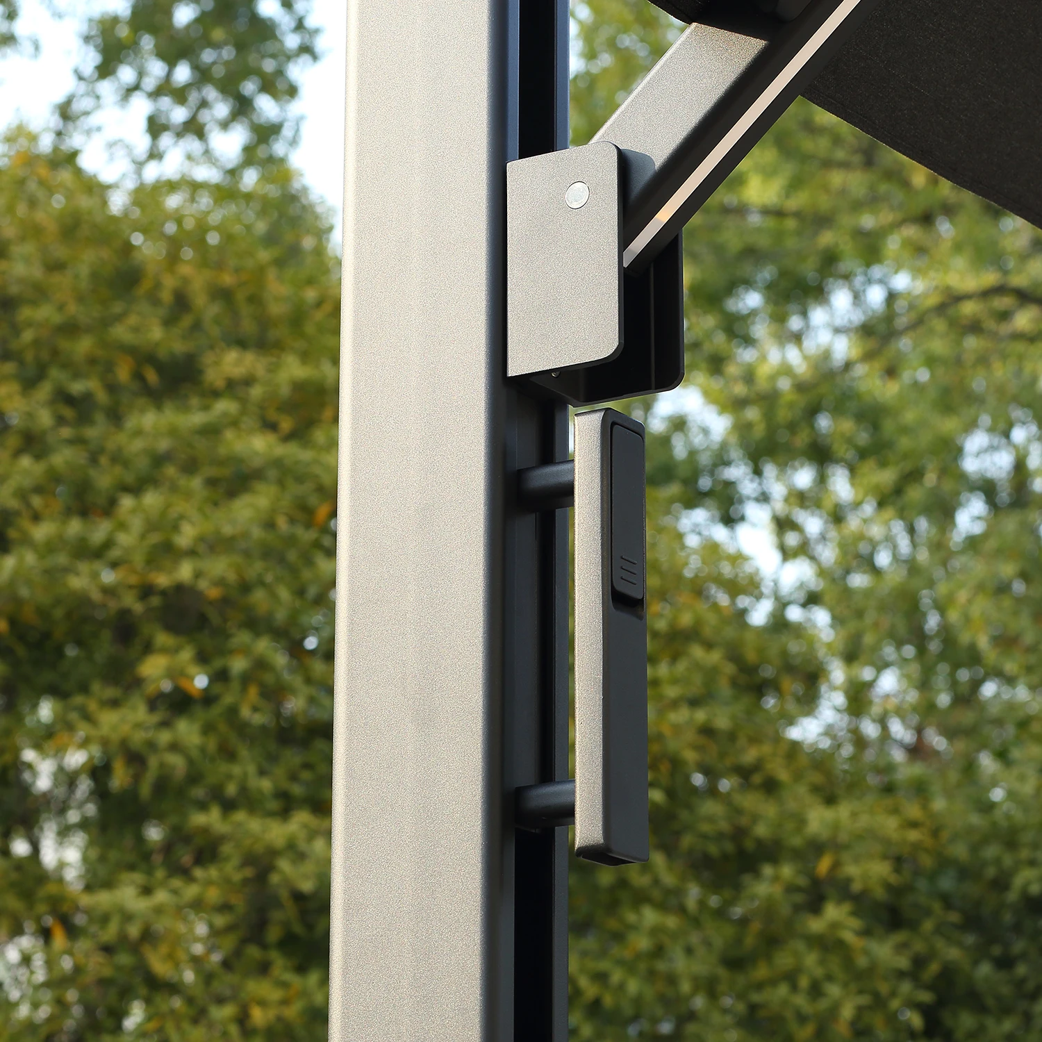 Polished Waterproof Modern Patio Garden Sun Shade Led Aluminum Cantilever Umbrella Parasol Outdoor Umbrella With Light