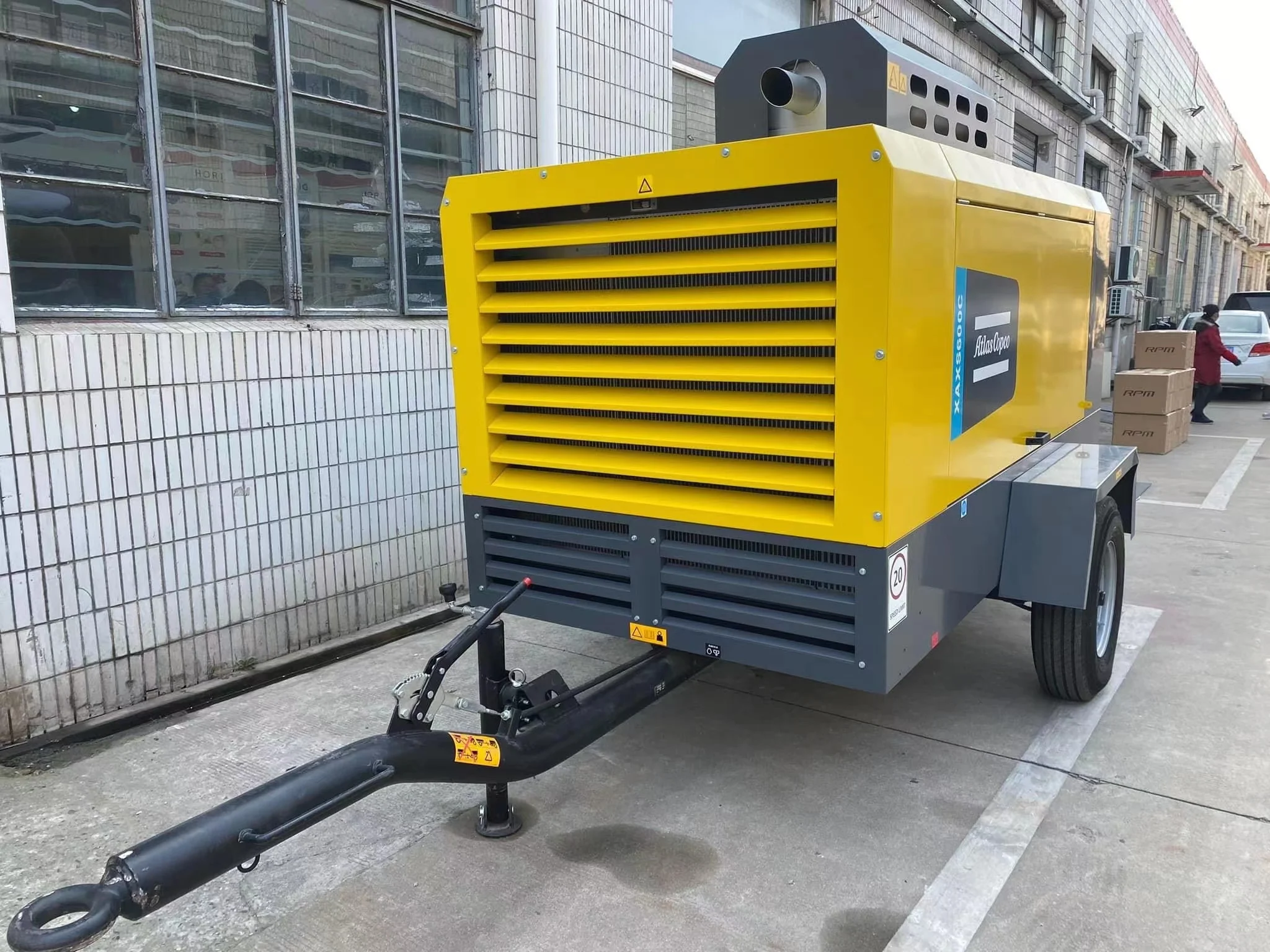 Hot sale  driven diesel portable screw air compressor