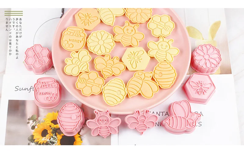 8Pcs/Set 3D Handmade Bee Honey Pot Honeybee Biscuit Molds Kitchen DIY Cake Baking Tools Bee Cookie Cutters Set