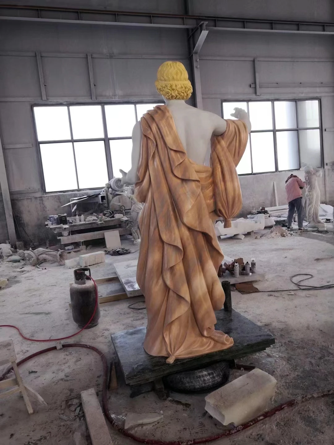 Factory customized handmade high-quality hot selling outdoor garden decoration yellow marble antique figure statue for sale