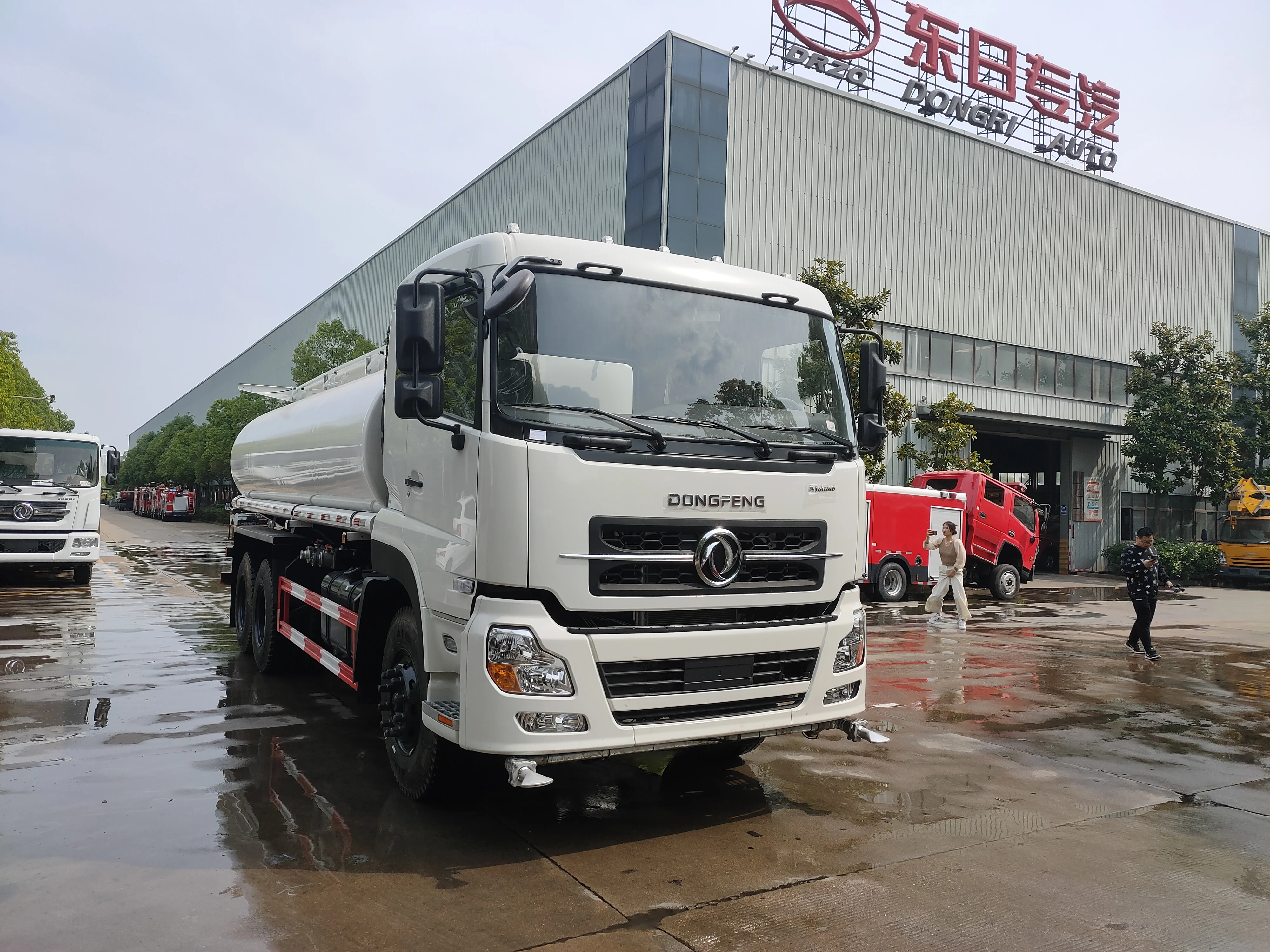 New DongFeng 15CBM water trucks15000 liters water tank truck for sale