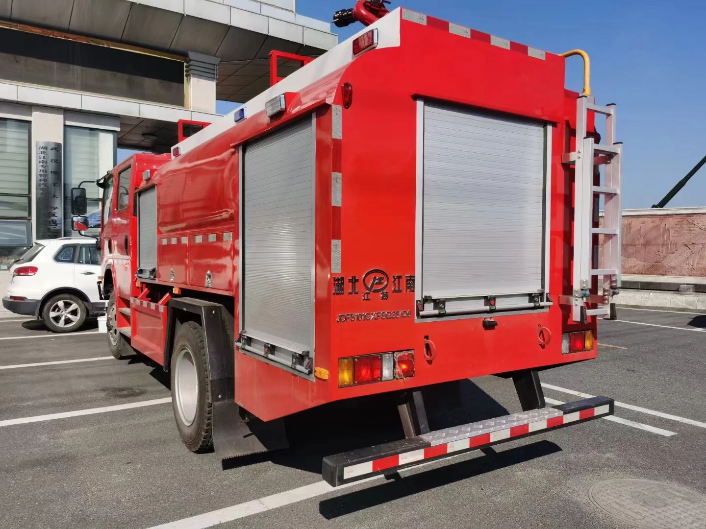 6x4 howo heavy fire fighting truck 12000L fire fighter truck