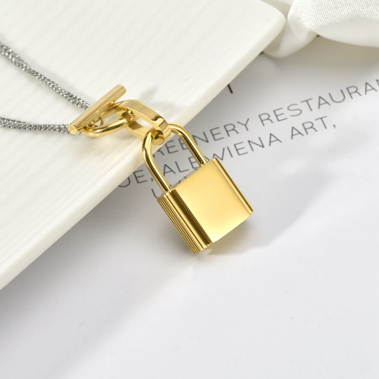 Custom Wholesale New Arrival Gold Plated Stainless Steel Trendy Waterproof Engrave-able Designers Lock Charm Necklace