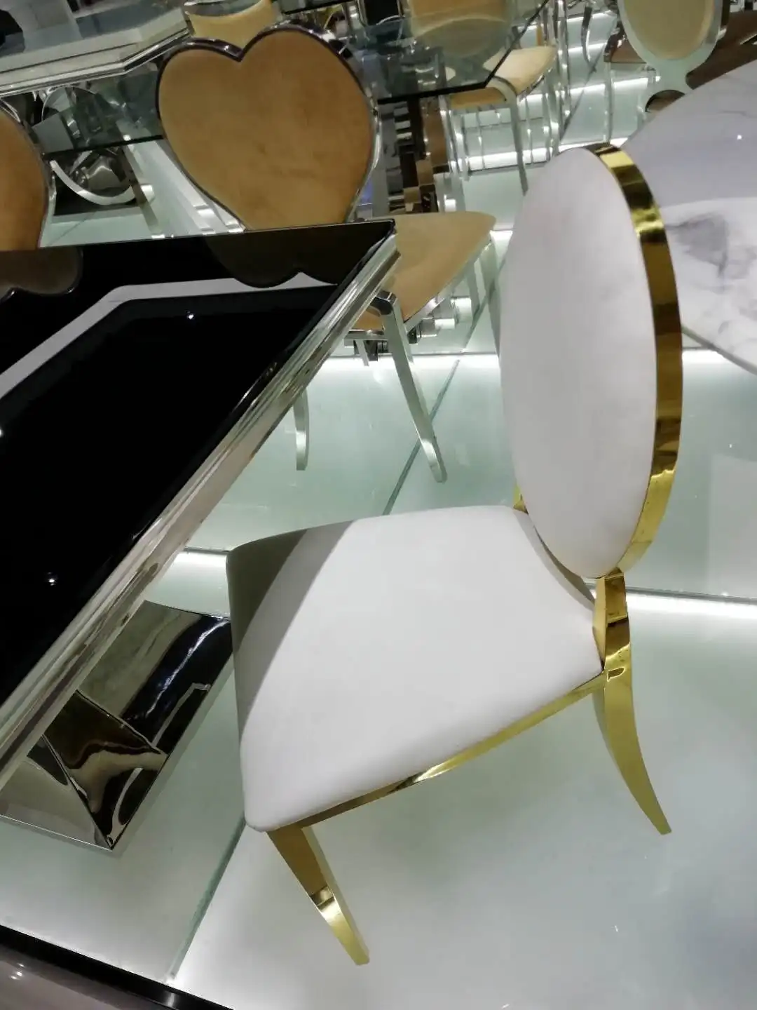 Luxury  Decoration Home Silver Dining Table Sets 8 Seaters Morden Home Furniture For Party