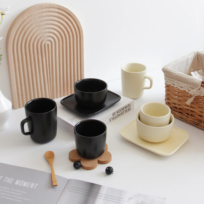 Custom Black Color Glaze White Porcelain Dinnerware Ceramic Plate And Bowl Cup Tableware Set