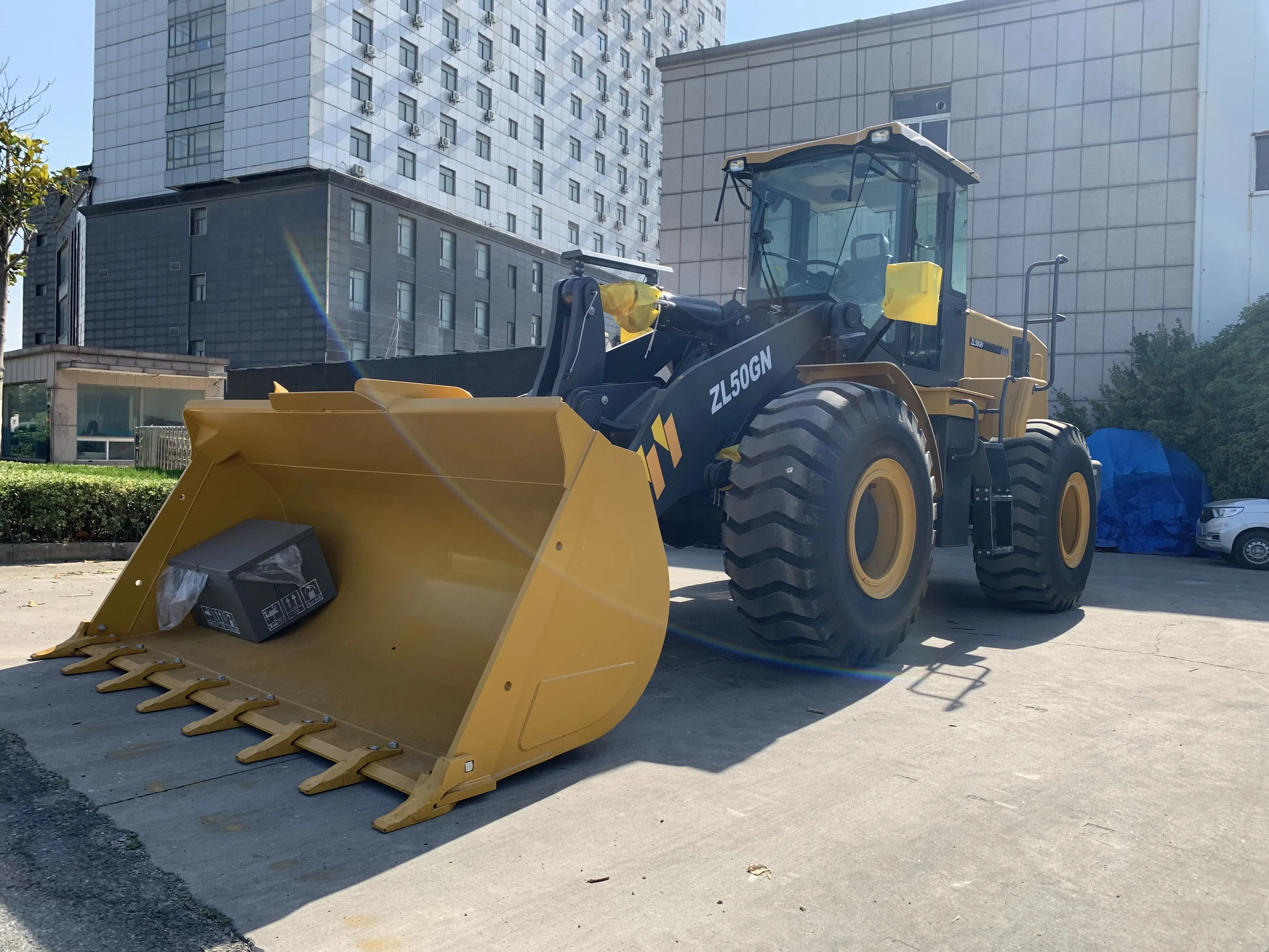 China Hot Selling  Earth Moving Machinery 5.5Ton Rated Load 3CBM Bucket Wheel Loader ZL50GN