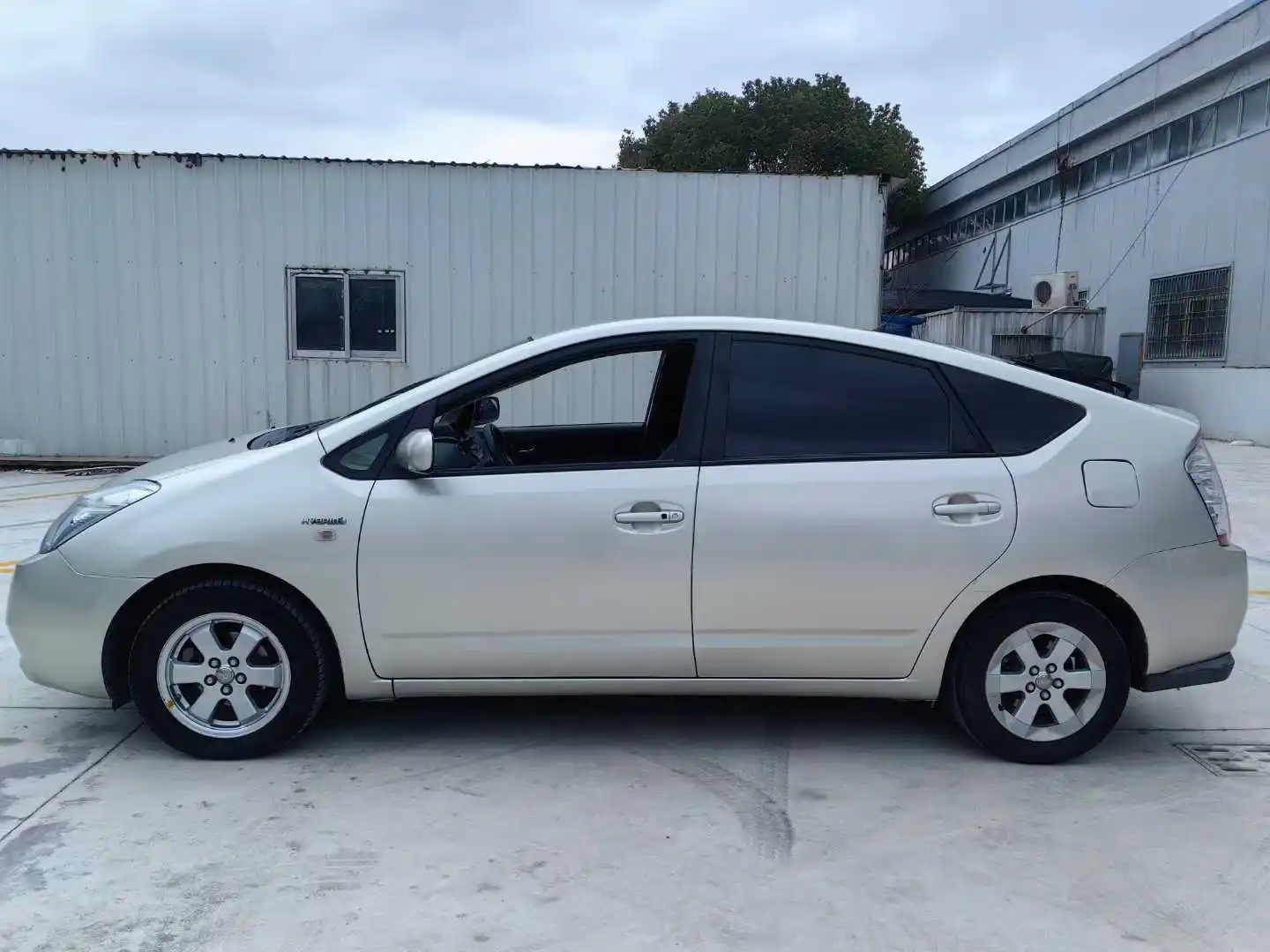 Cheap Chinese Fairly Used Car Toyota Prius 2006 1.5L Leather Navigation 2008 Listed Classic Electric&Fuel Hybrid Sedan For Sale