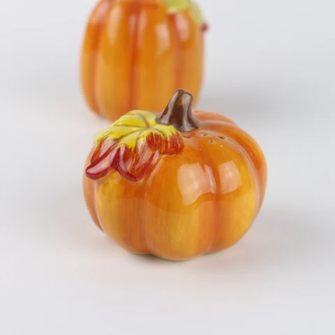 Custom 3D Flower Pumpkin Shape Ceramic Herb & Spice Tools Halloween Pepper and Salt Jar for Home Kitchen Decor
