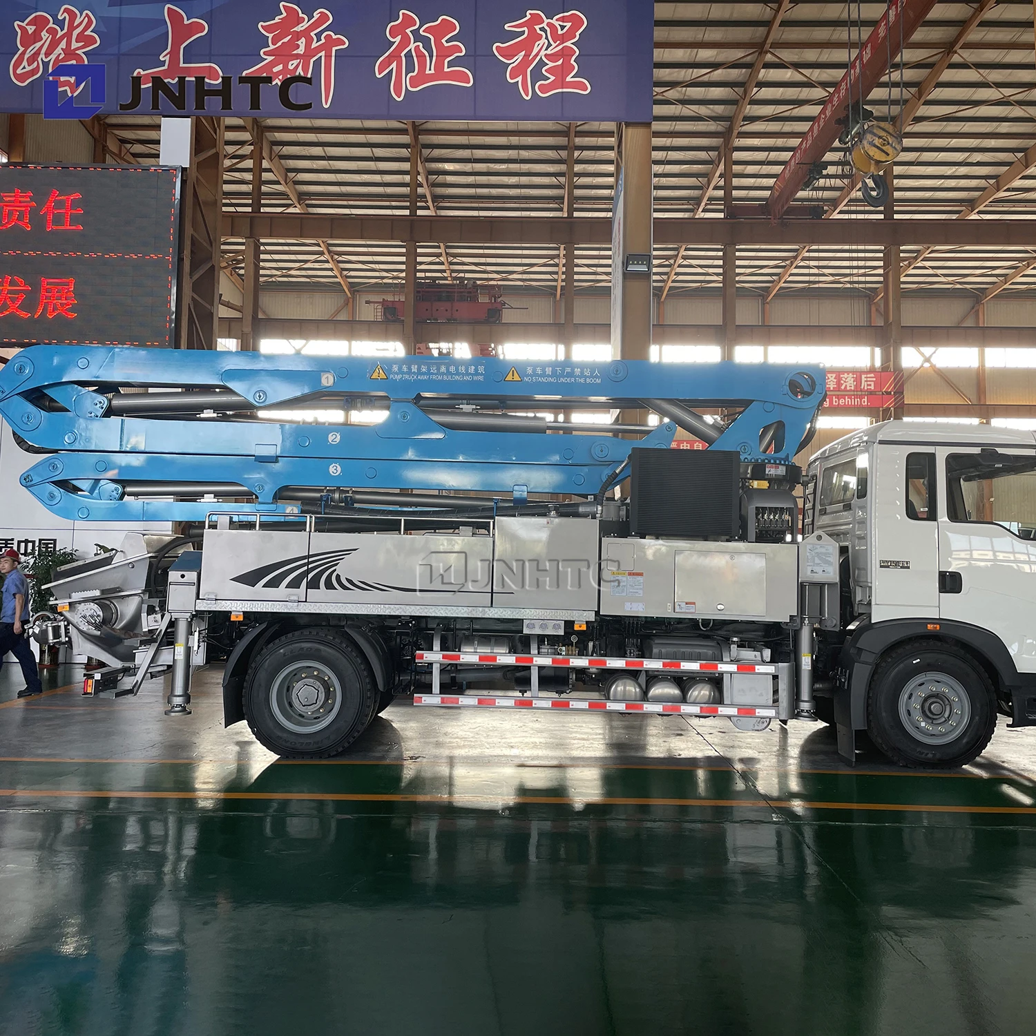 China brand new 38m mobile concrete pump truck with Sinotruk howo chassis good price for sale