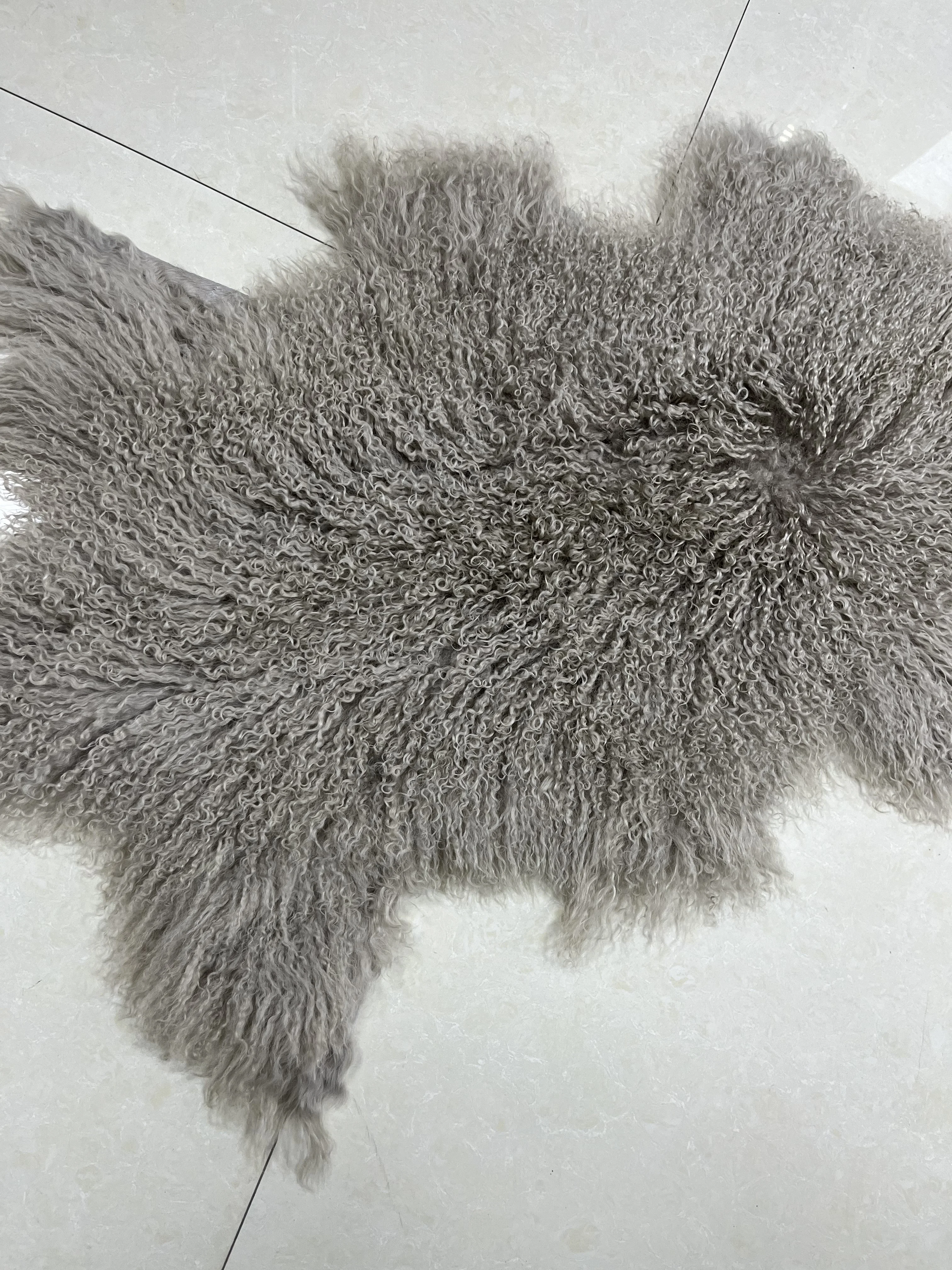 Wholesale Home Tibetan Sheepskin Throw Rug Mongolian carpet animal fur area rug customized color Tibetan lamb skin rug