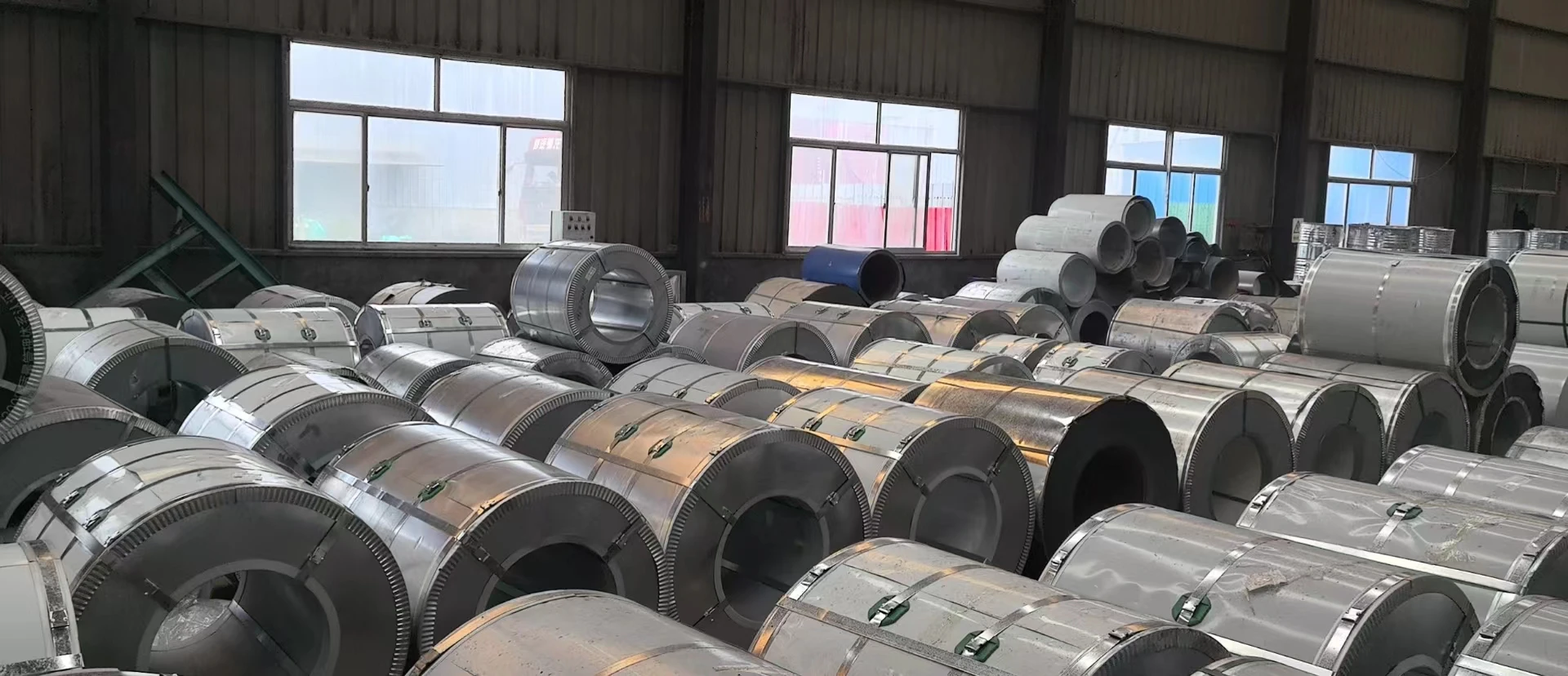 Manufacturer Color Coated Galvanized Steel Coil Double Coated Color Painted Metal Roll
