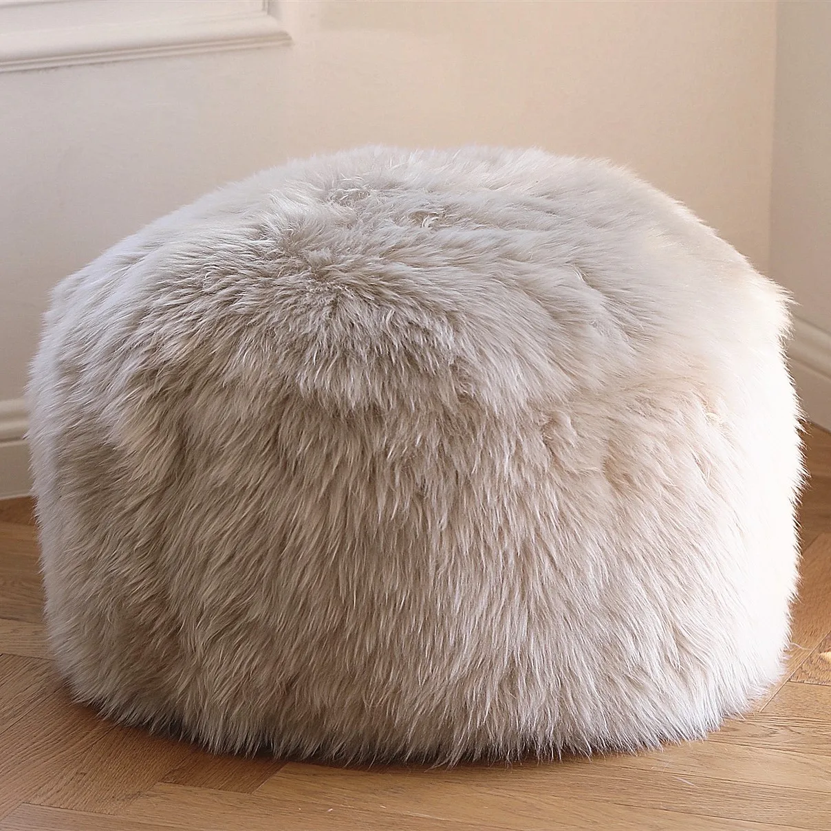 Living Room Furniture Creative Modern Durable Sheep fur Pouffe Seat Sheepskin Ottoman Fur Stools