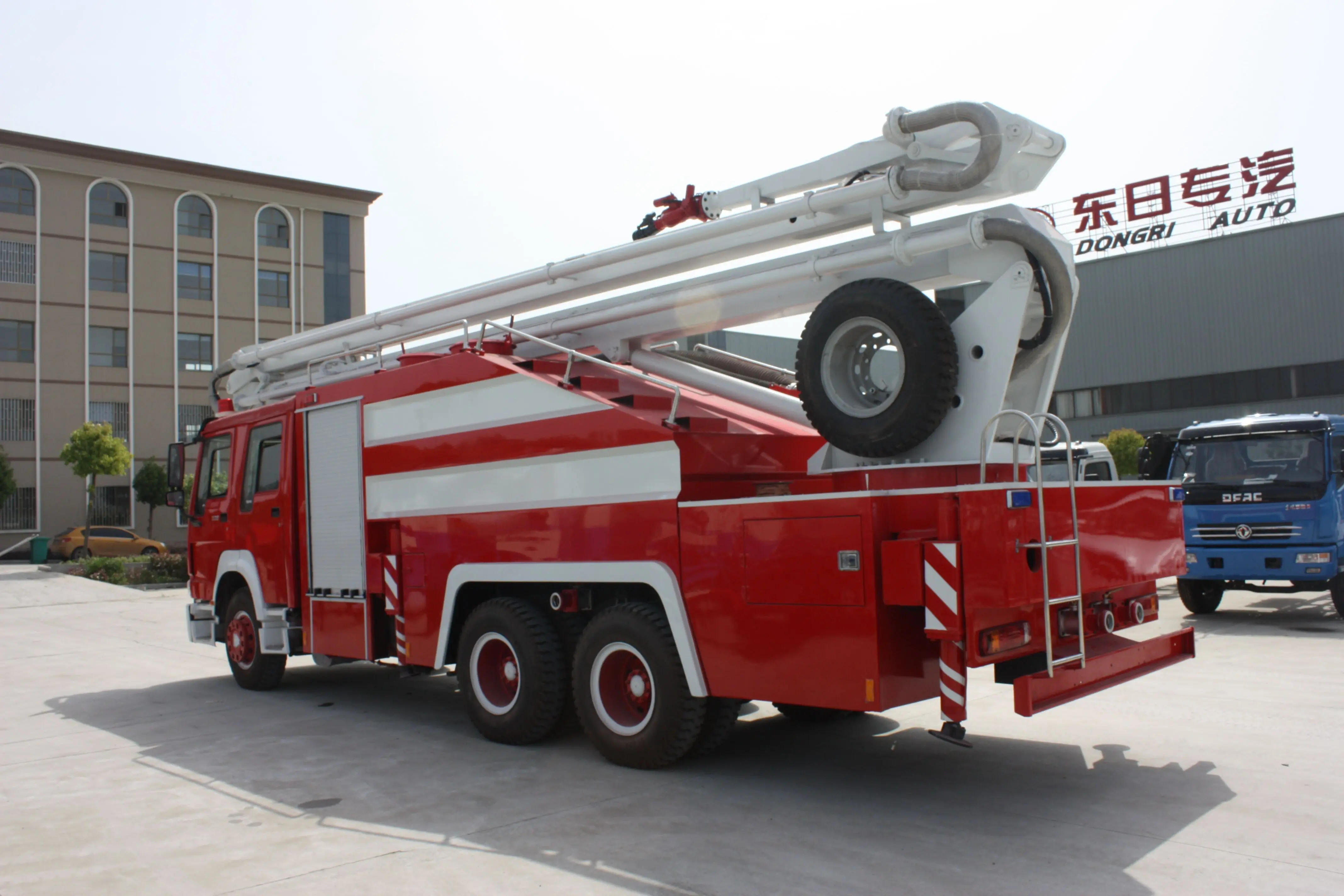 6x4 бак для воды воздушная башня пожарная машина