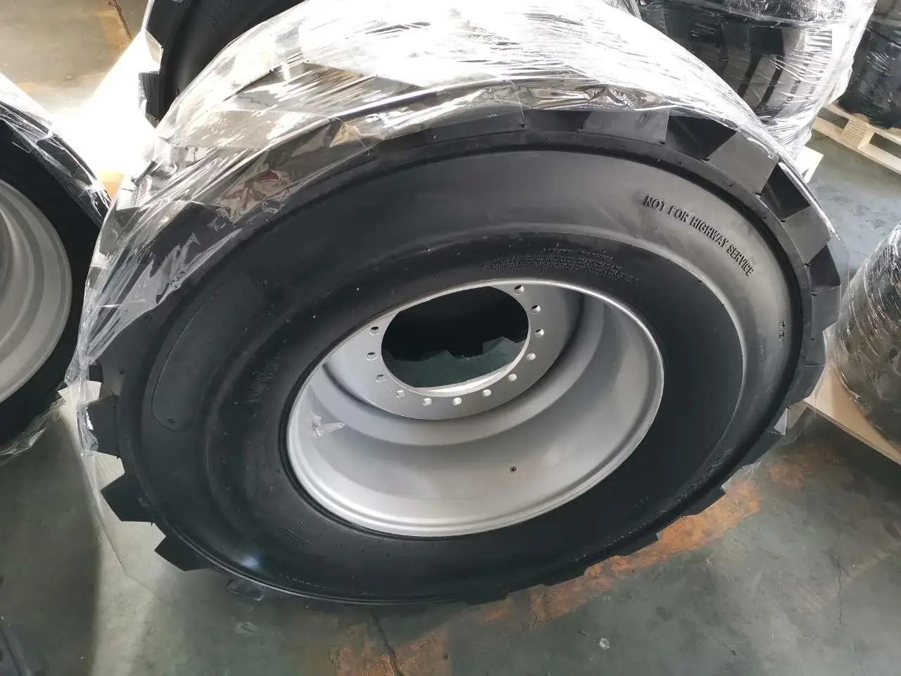 JLG boom lift solid tires 445/50D710 355/55D625 18-625 36x14-20