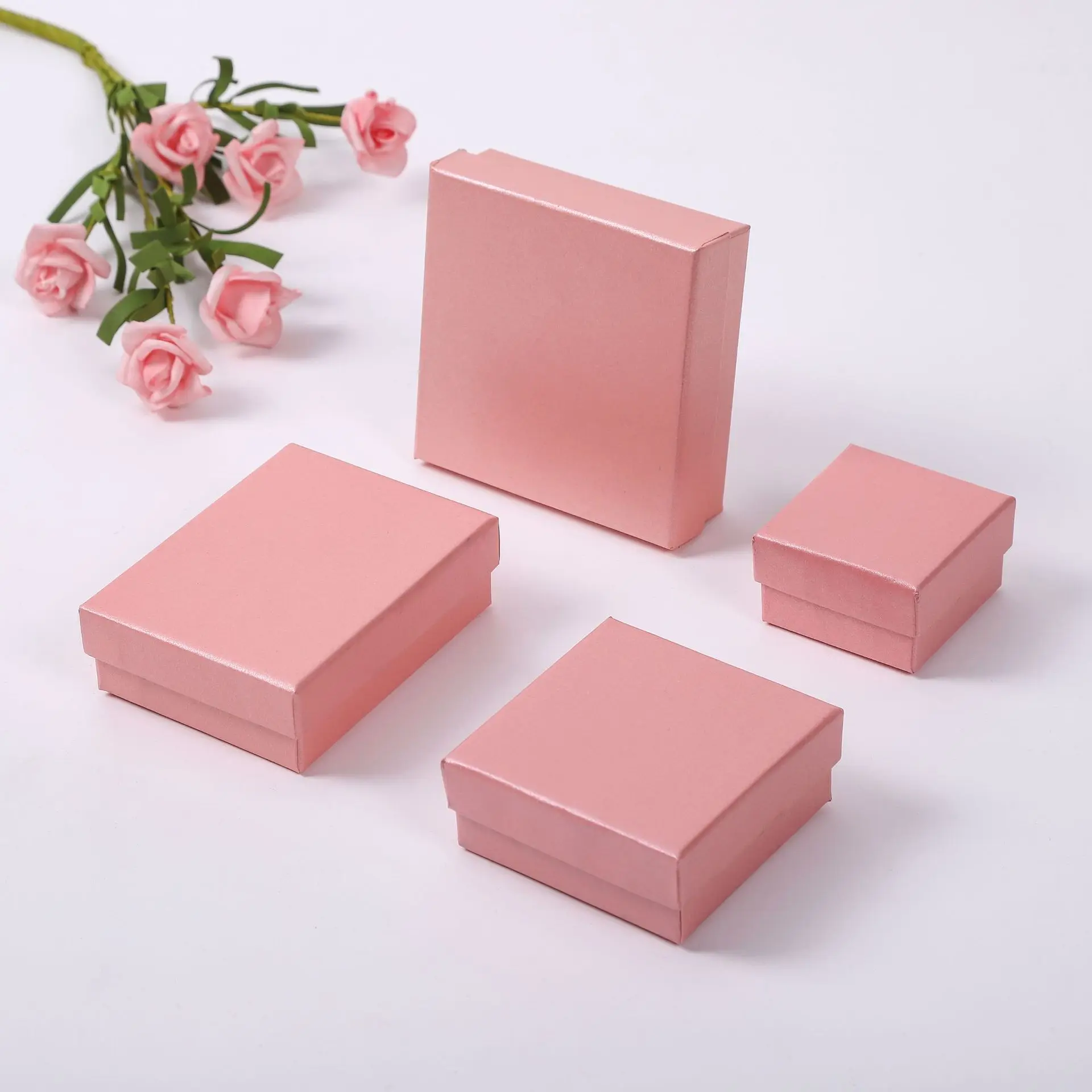 Eco friendly custom logo Gift bags Matte Laminated boutique private label elegant pink paper bag With Gold Ribbon