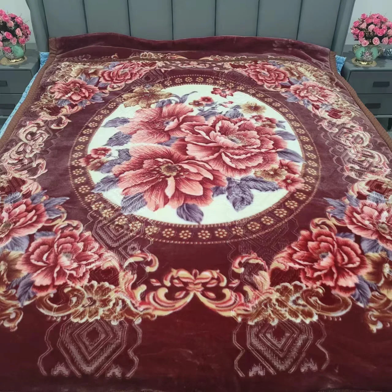 Queen Size 8 kg Custom Wholesale Raschel Bed Blanket Warm Cozy Flannel Plush for Winter Eco-Friendly Features