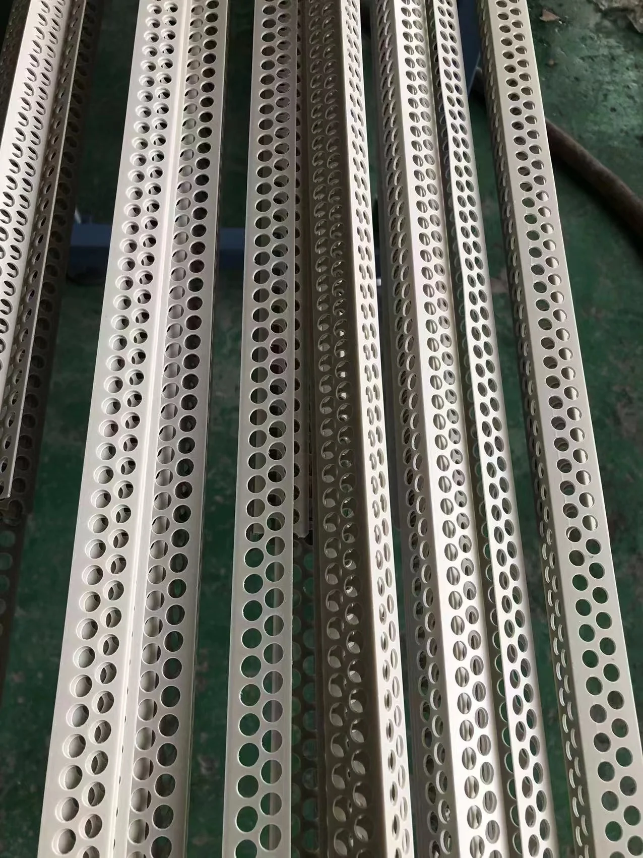 Оборудование для защитных профилей из ПВХ