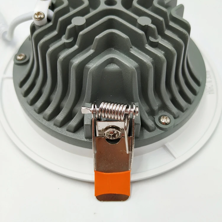 Горячая продажа коммерческое освещение Встраиваемые cob/smd СИД локальный светильник с 3 летами гарантированности