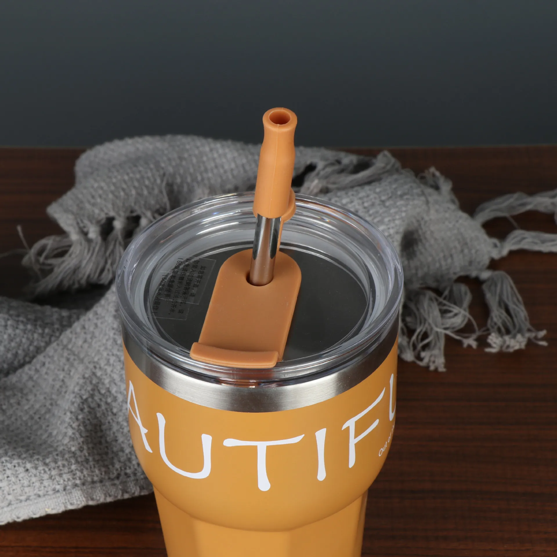 600ml Travel Grip 304 stainless steel  Insulated Cups Portable Custom Coffee Mugs with Logo Vacuum Double Wall with handle lid