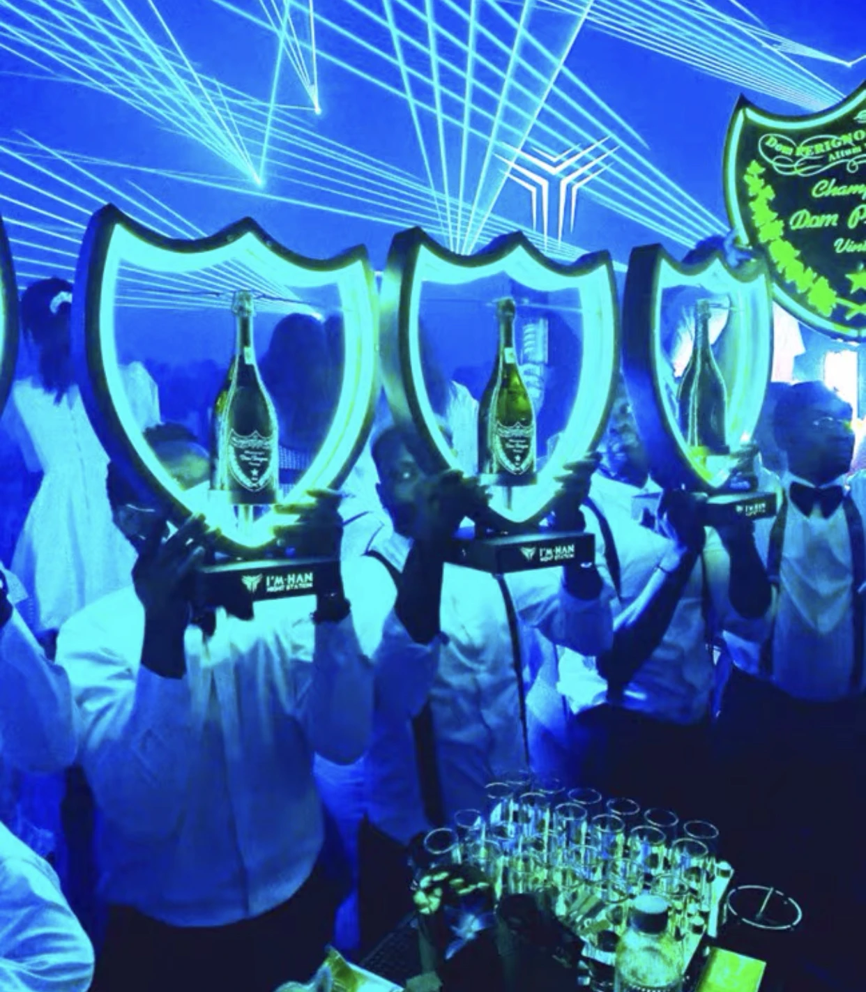 Rechargeable colorful  light Bar Bottles customized logo led light bottles display glorifier