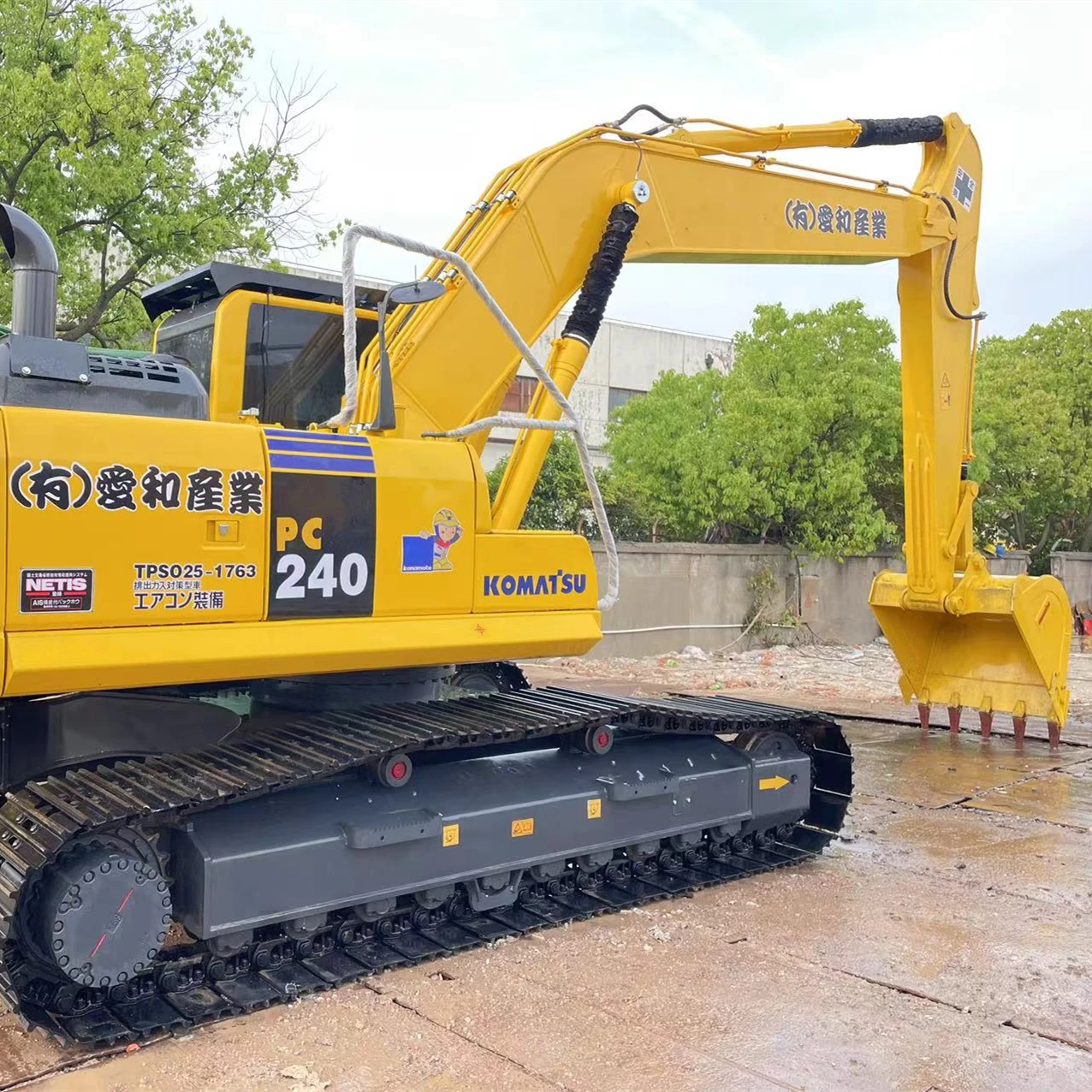 Экскаватор Подержанный из Японии оригинальный PC240-8 KOMATSU экскаватор 24 тонны для продажи в хорошем состоянии низкая цена