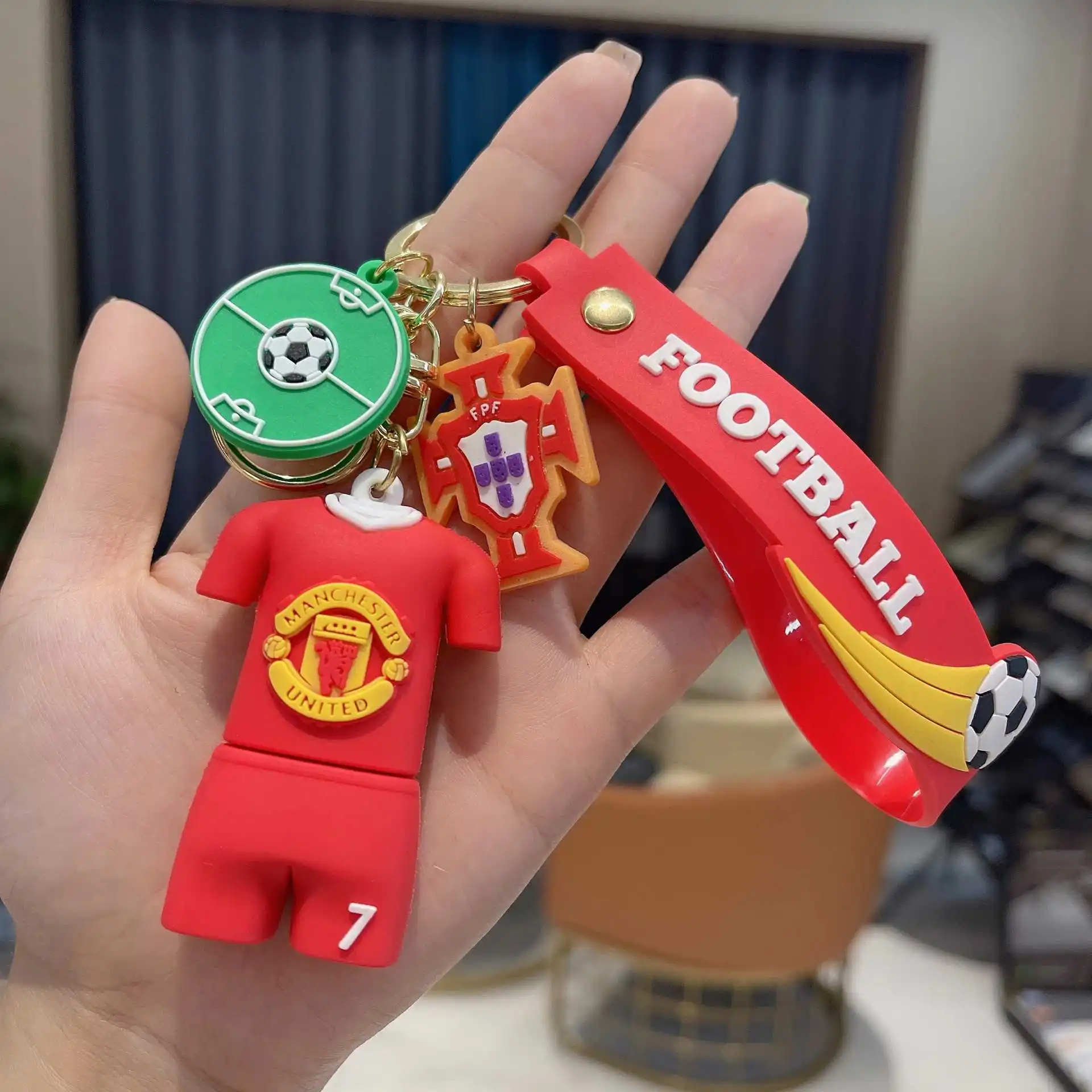 Custom PVC Wholesale soft rubber ball jersey keychain pendant football keychain Games souvenirs