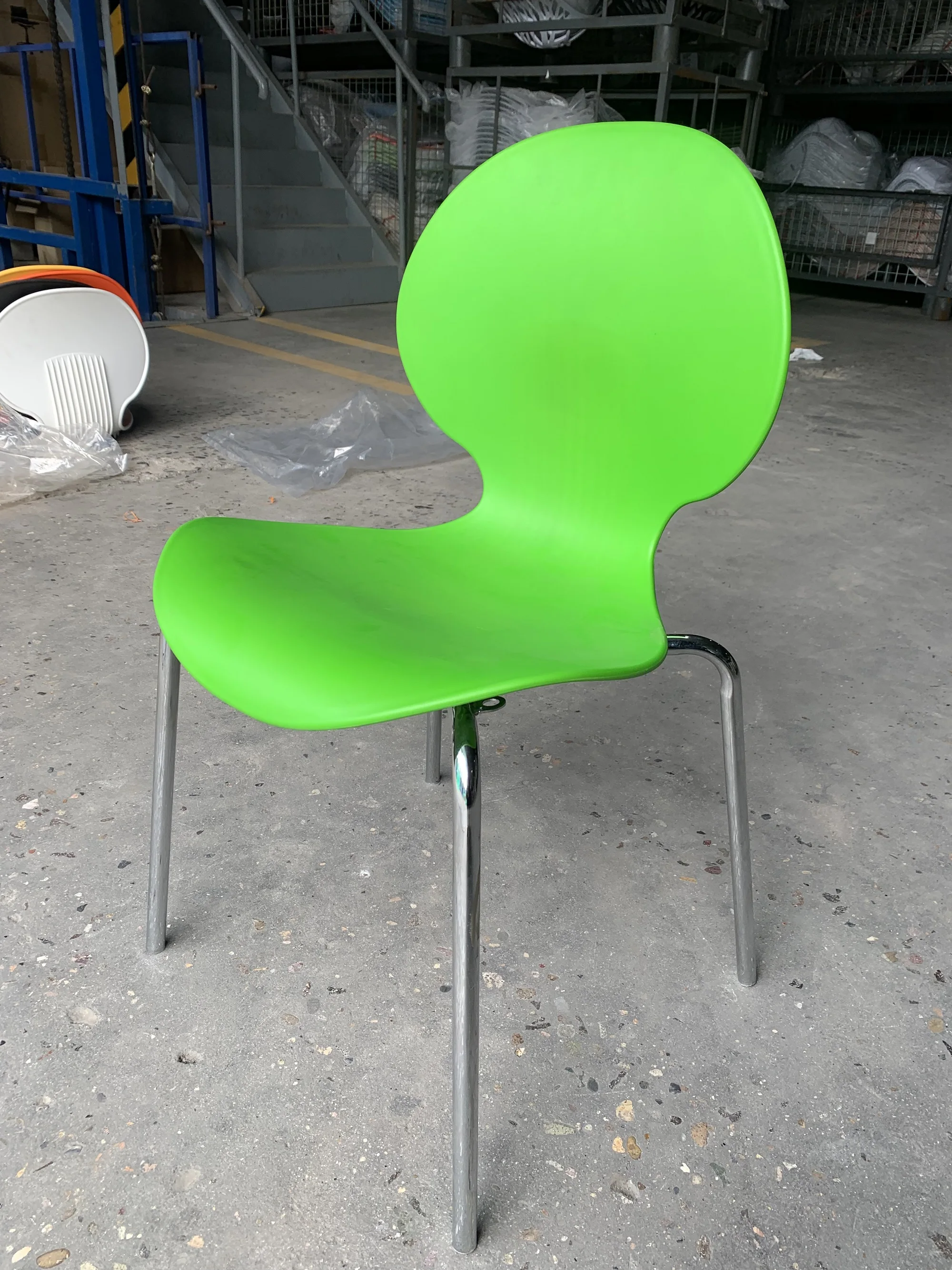 Mexico Popular Stackable Dining Room Plastic Chairs With Metal Legs