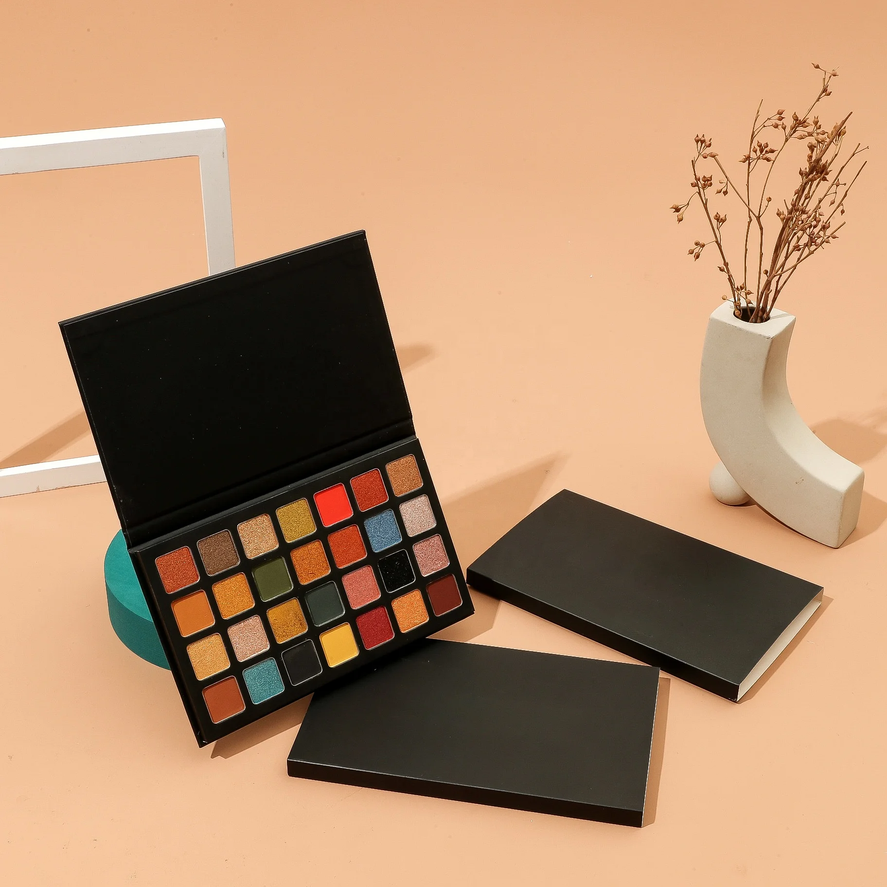 hot sale no logo luxury color eyeshadow palette in low price 28 color eyeshadow