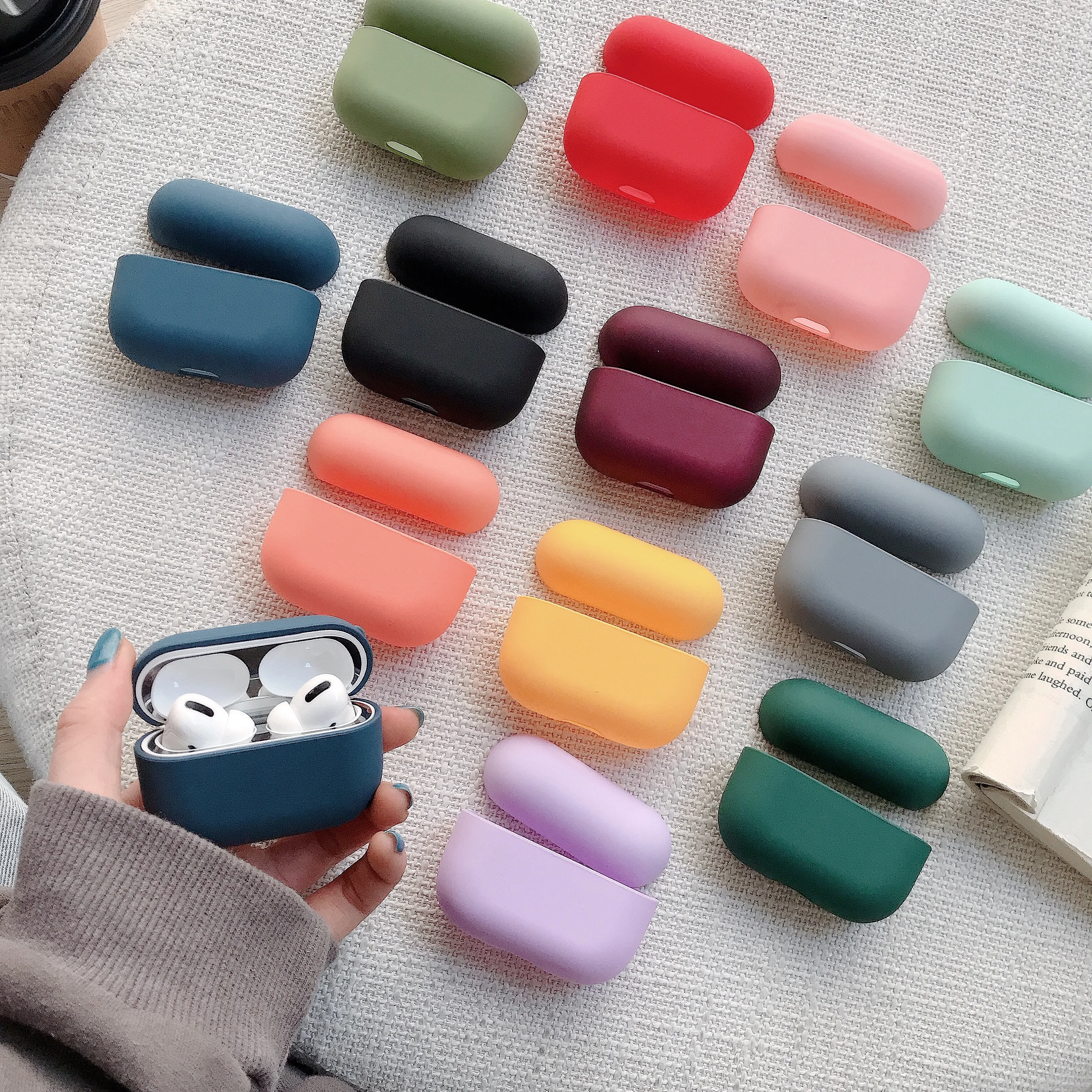  Жесткий матовый пластиковый чехол для airpods