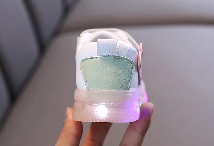 Unisex Fashion Boys Flash Childrens Casual Shoes Girls White Soft Sole Baby Sport Shoes for Kids .jpg