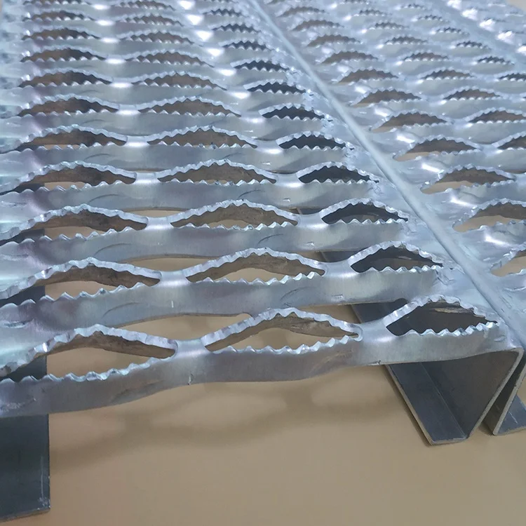 Galvanized Non-slip perforated plates/anti skid perforated floor (Huijin factory)
