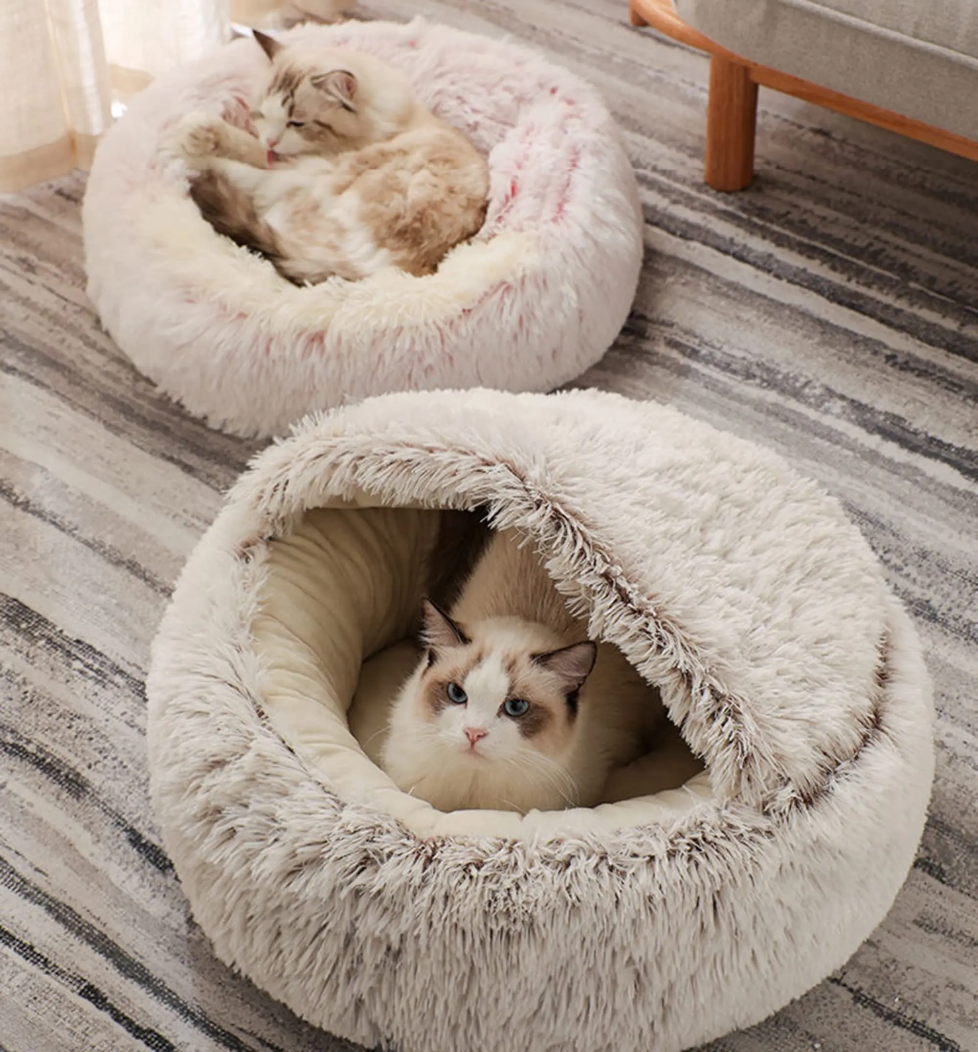 Dog and cat litter universal for all seasons with lid for large and small dogs mat pet bed for winter warmth