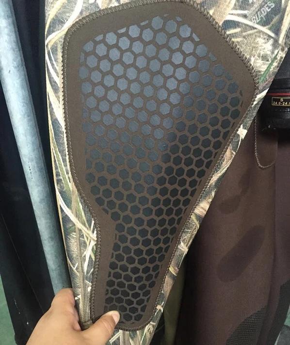 100% Waterproof Camouflage Neoprene Hip Waders