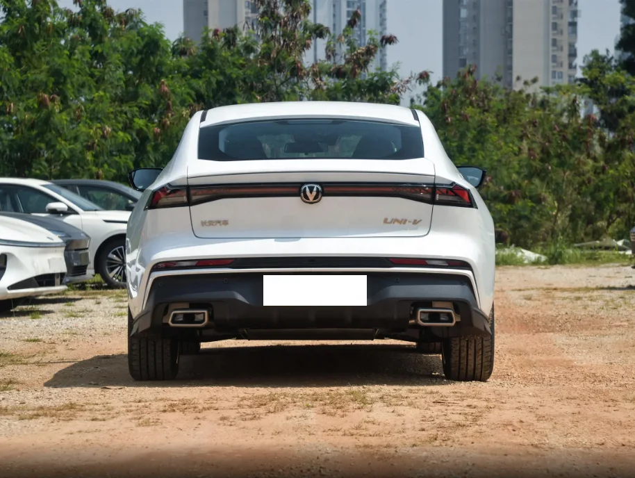 Бестселлер роскошный модный спортивный дизайн новый Changan UNI-V 2024 1 5 T роскошная серия