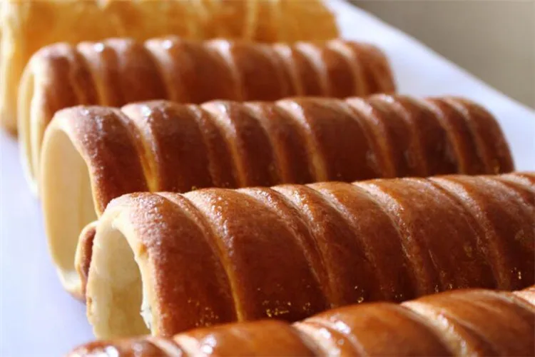 Hungarian Kurtos Kalacs machine Chimney cake oven /Grill Roll Oven