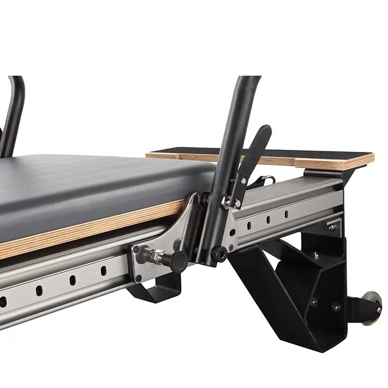 Pilates Reformer Fitness Equipment Black Gym Body Customized Aluminium Reformer With Sliding Footbar Yoga Clinical Reformer