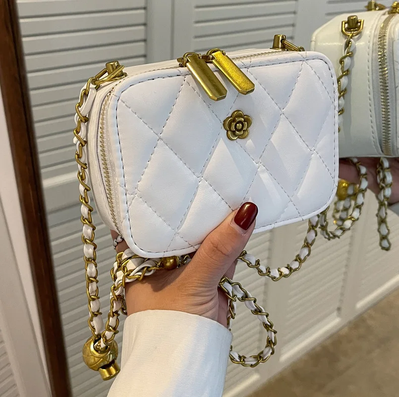 Metal Flower Chain Ladies Handbags Messenger Bag Women Cross Body Bag 2022 New Small Quilted Plaid Design Summer PU Storage Bag