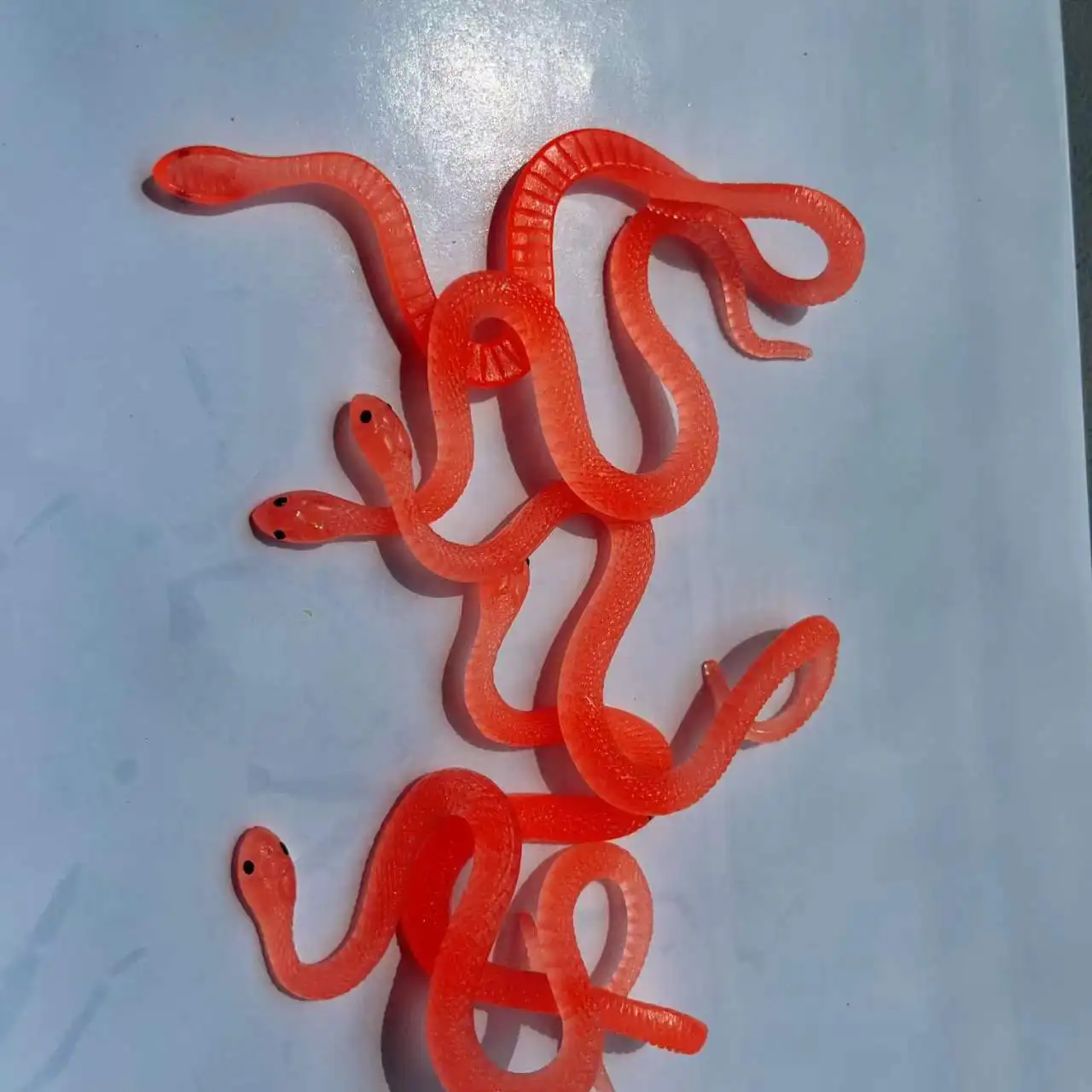 Wholesale 28mm 1 Inch Plastic Vending Capsules Mini Soft TPR Rubber Snake Stretchy Toys Snake Figure Animal For Toy Capsules