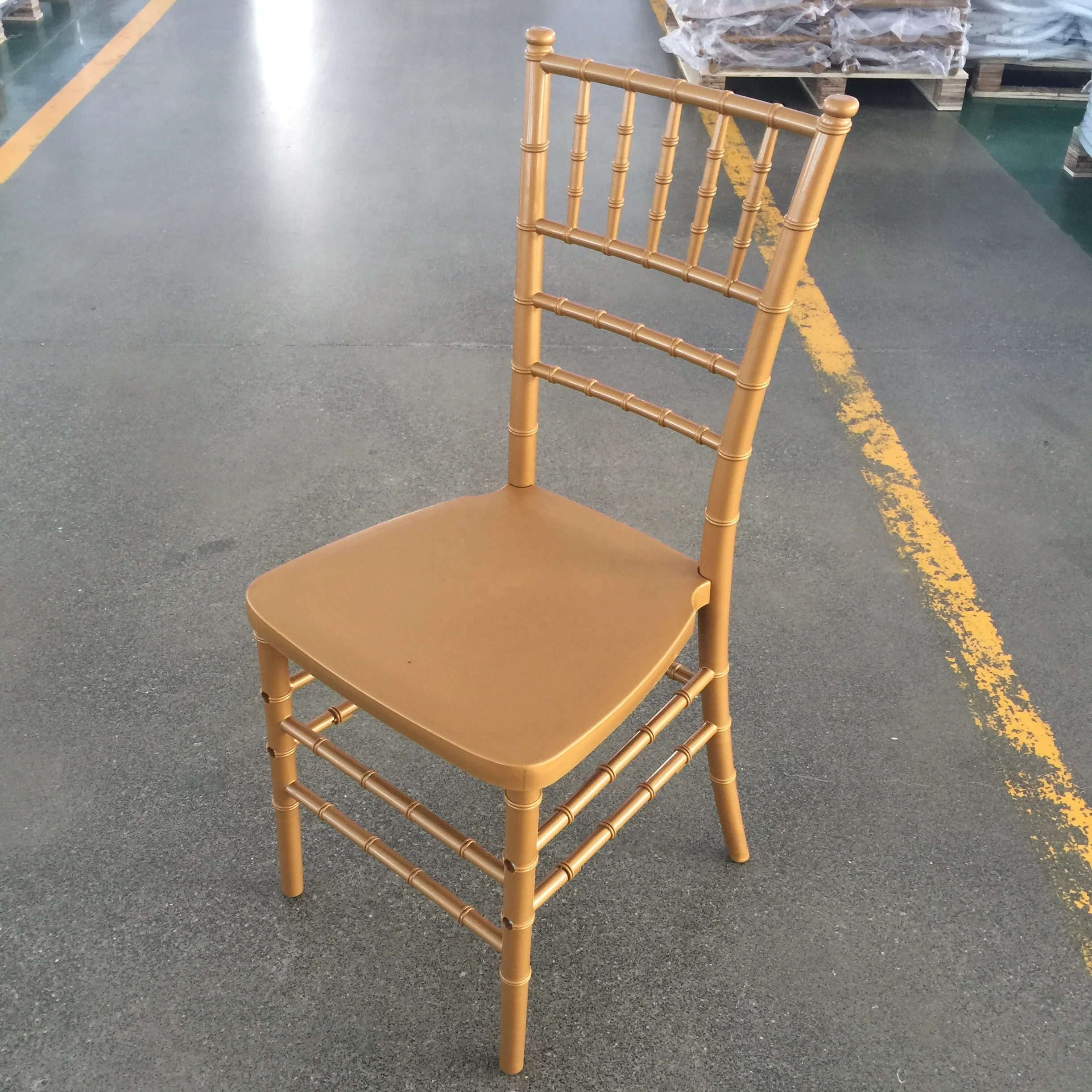 High quality Resin /PC Transparent chiavari chair and sale wedding gold/white/black/Mahogany plastic  chiavari chair