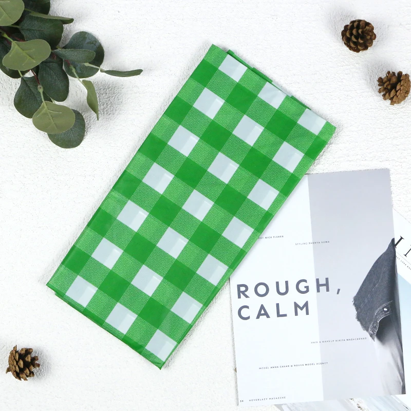 Manufacture Hot Sale Customized Disposable Waterproof Oilproof Plastic Table Cloths  For Weddings Party Household