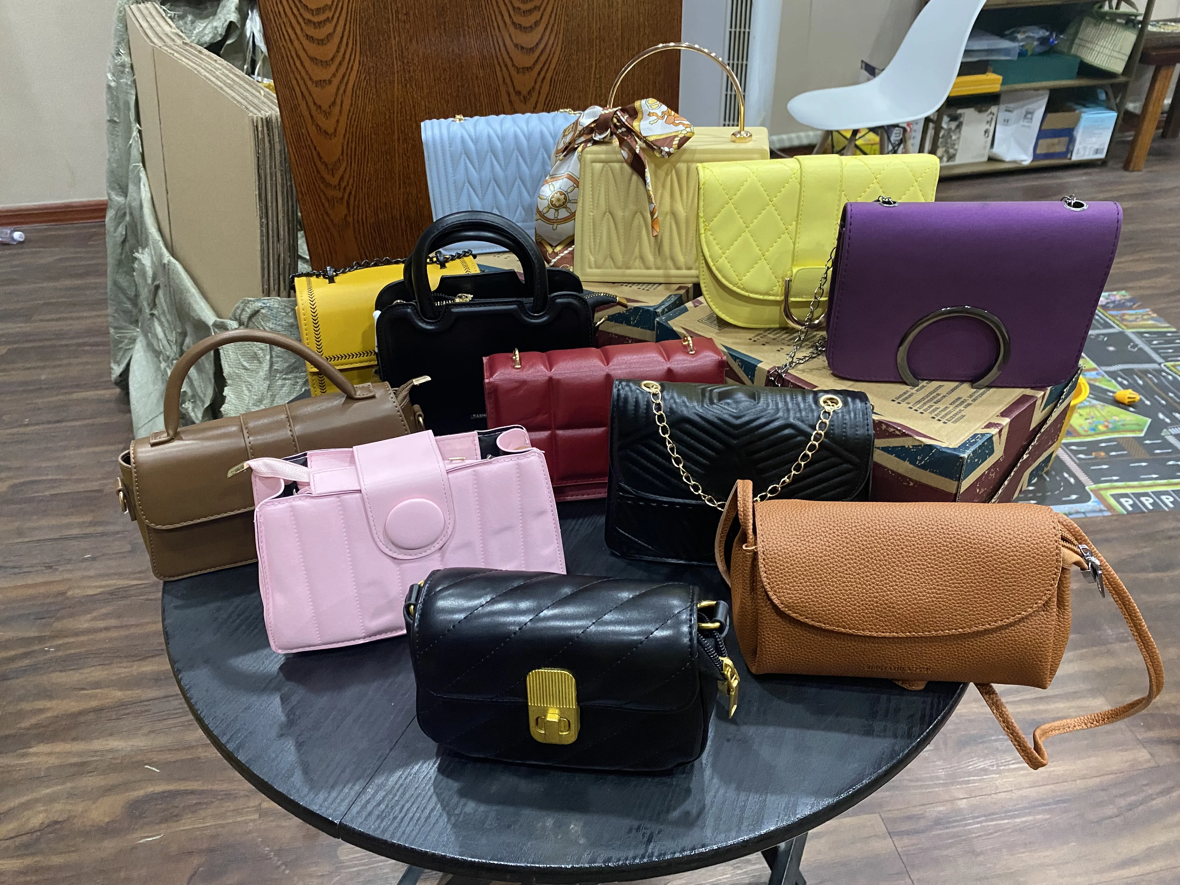 Высококачественная Смешанная упаковка Случайная Доставка модная дизайнерская сумка через плечо складная женская подержанные сумки