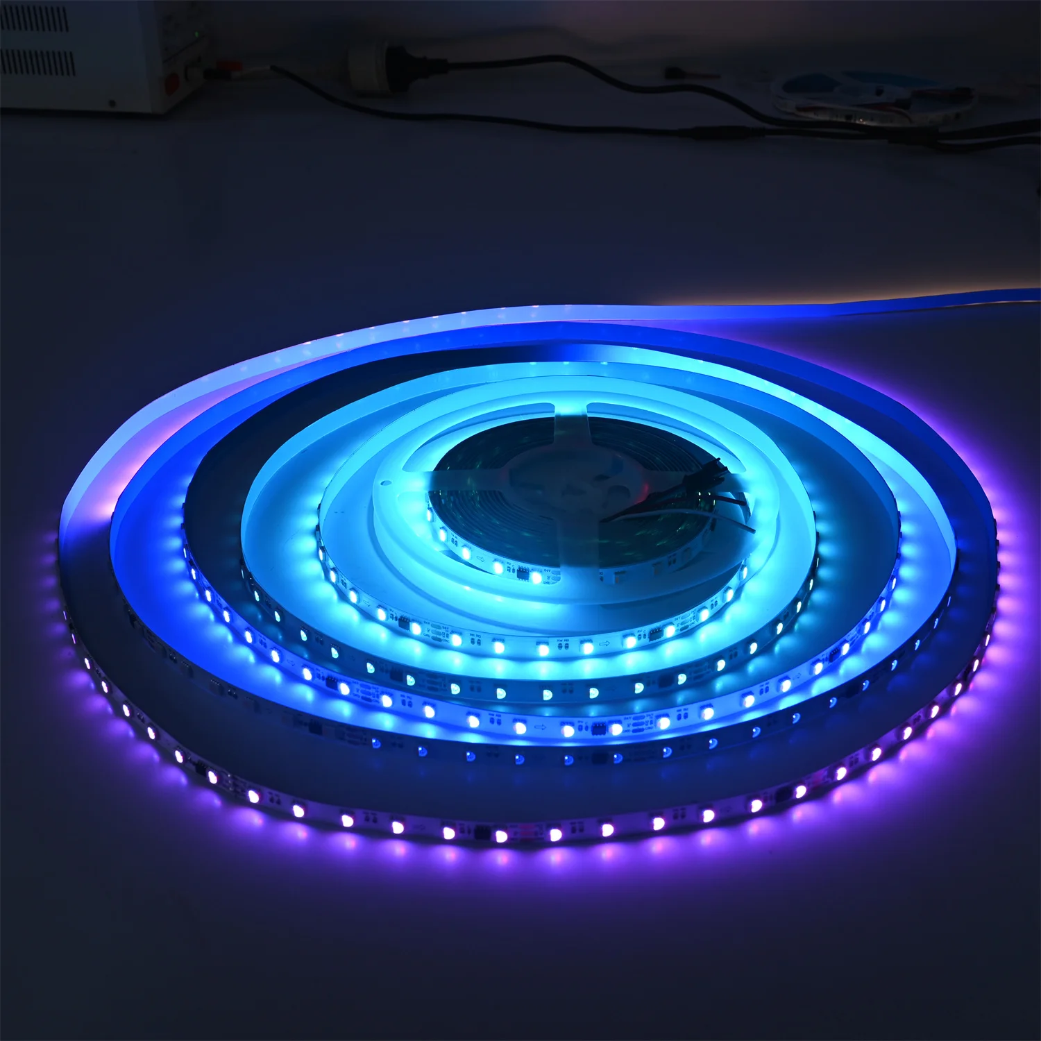 Высокая яркость ip65 Адресуемая rgb Светодиодная лента Тип 12 В 5 smd 5050 sk6812 ws2812b ws2812 144led tira